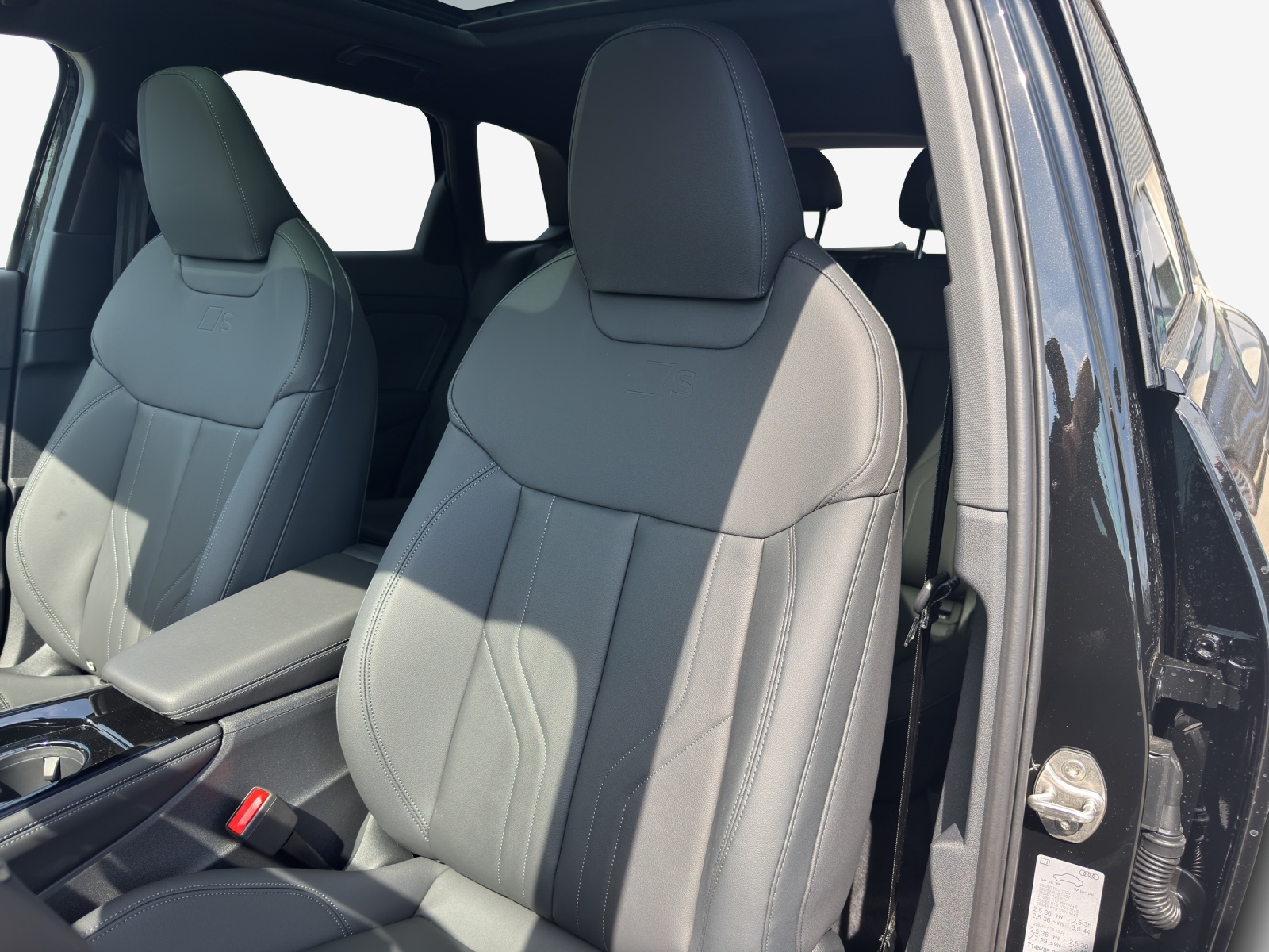 AUDI Q3 SUV 110 kW TFSI S tronic-image-8
