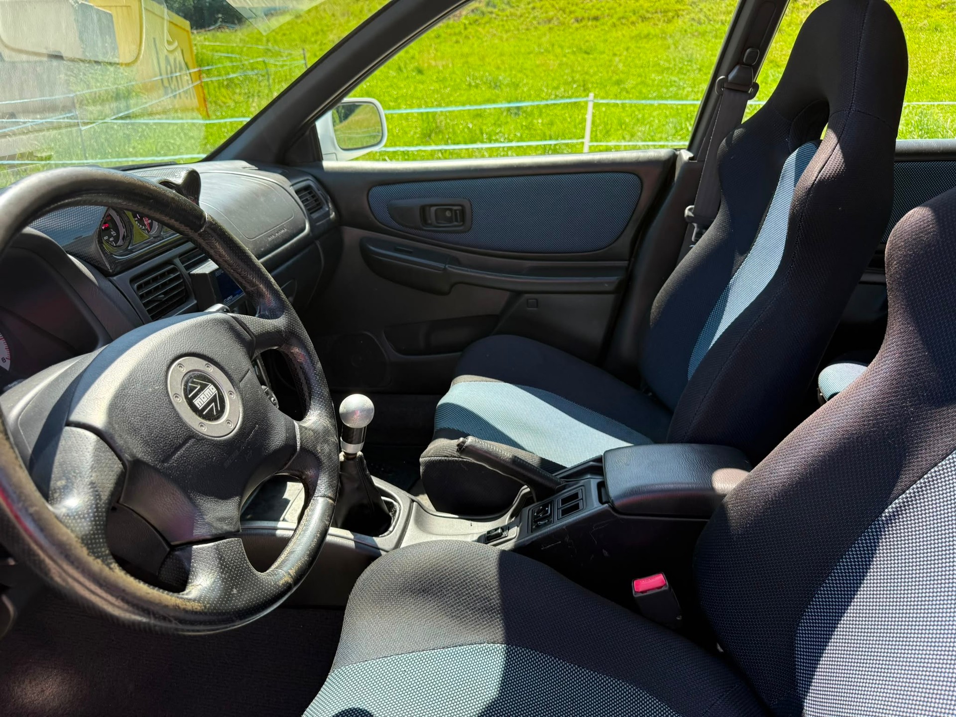 SUBARU Impreza 2.0 Turbo-image-10