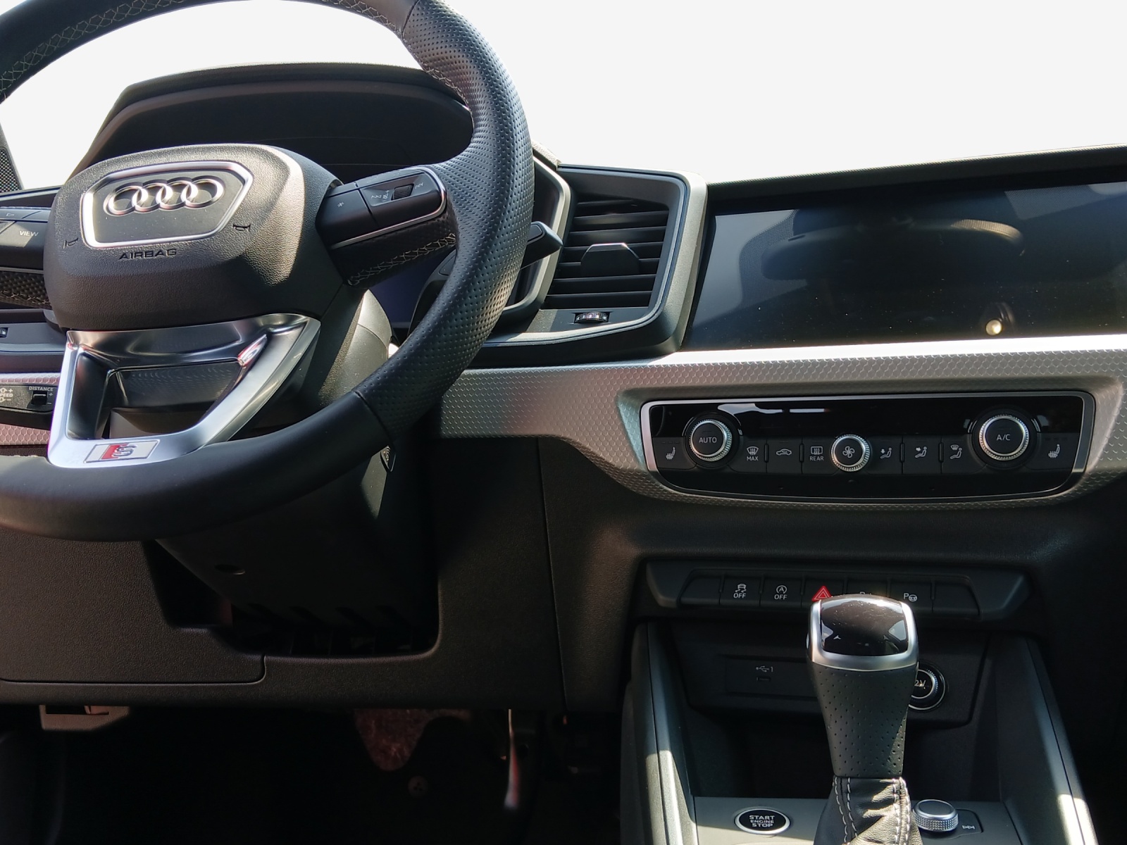 AUDI A1 Sportback 30 TFSI S Line Attraction S-tronic-image-8