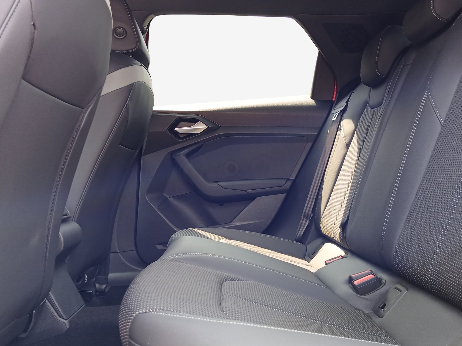 AUDI A1 Sportback 30 TFSI S Line Attraction S-tronic-image-11