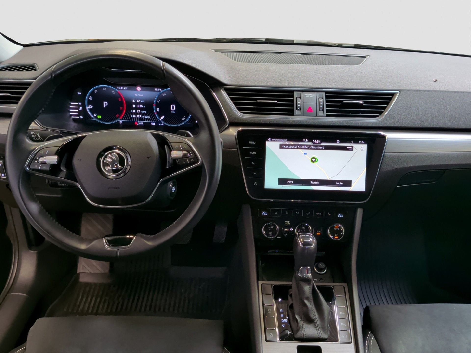 SKODA Superb Combi 2.0 TDi Style 4x4 DSG-image-8