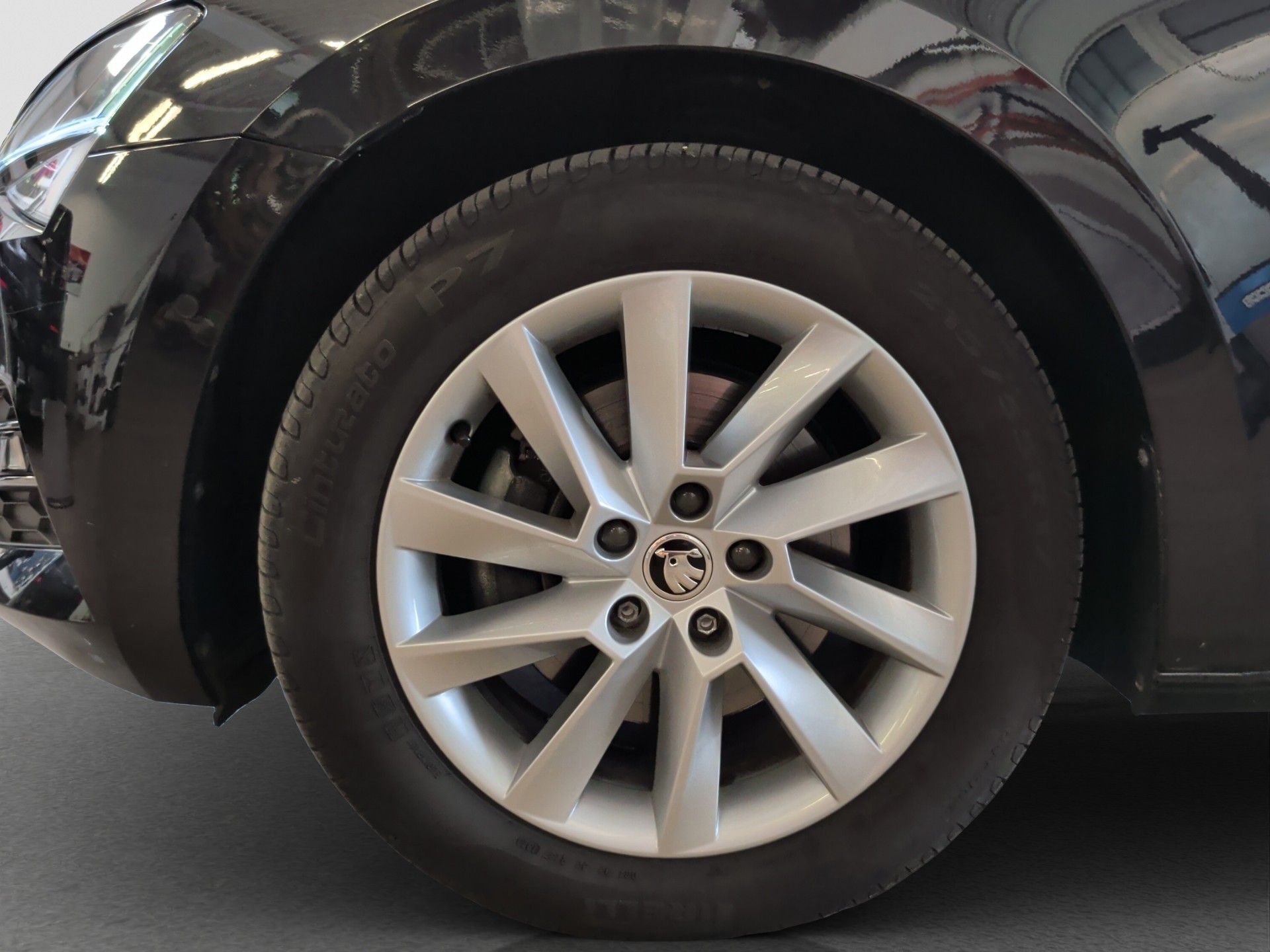 SKODA Superb Combi 2.0 TDi Style 4x4 DSG-image-18
