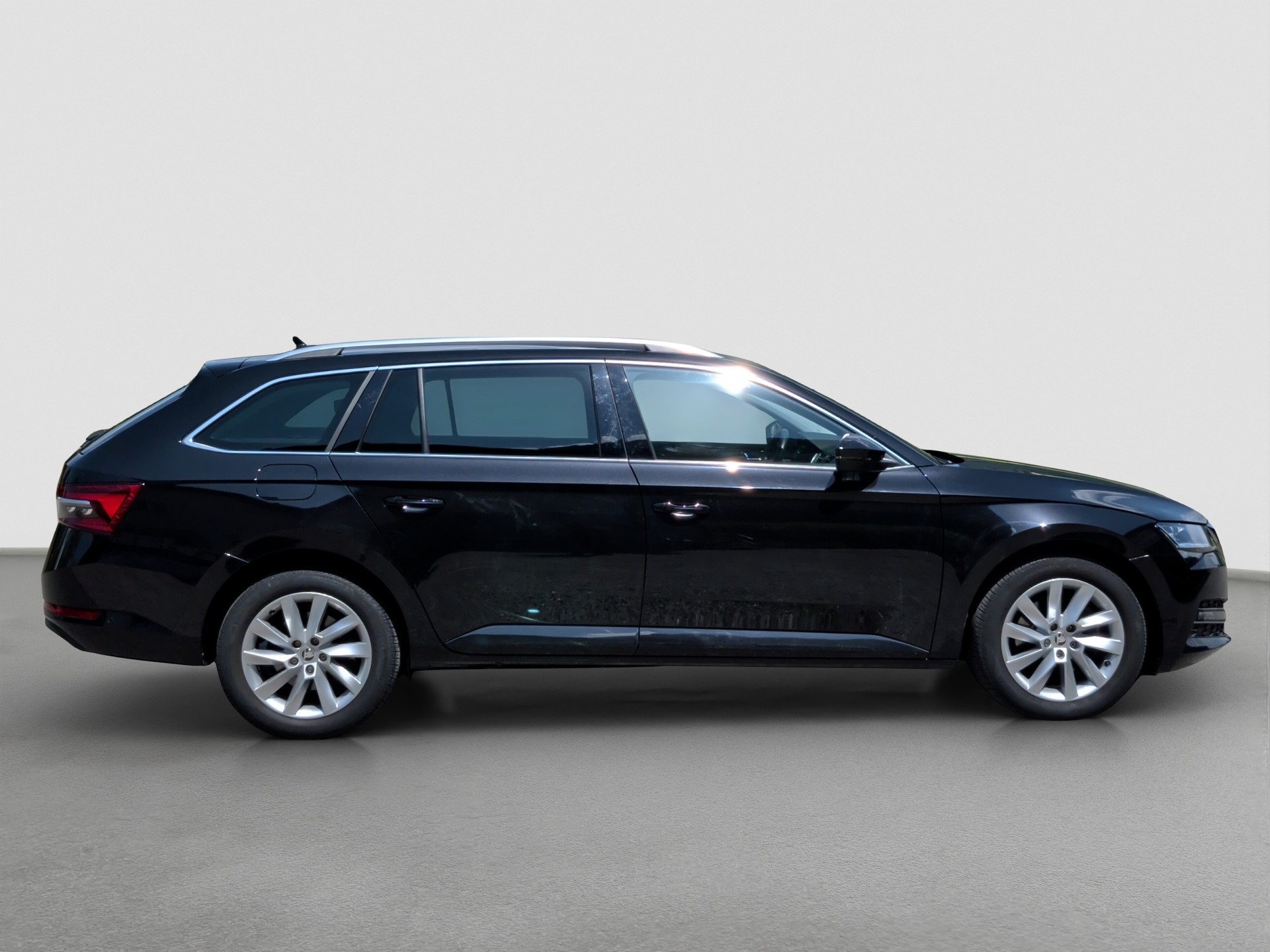 SKODA Superb Combi 2.0 TDi Style 4x4 DSG-image-5