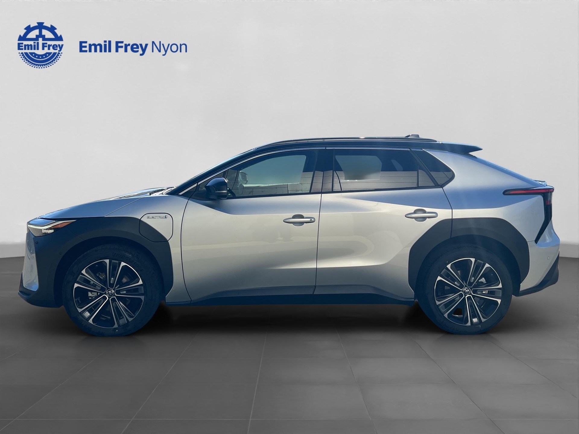 TOYOTA bZ4X Premium AWD-image-2