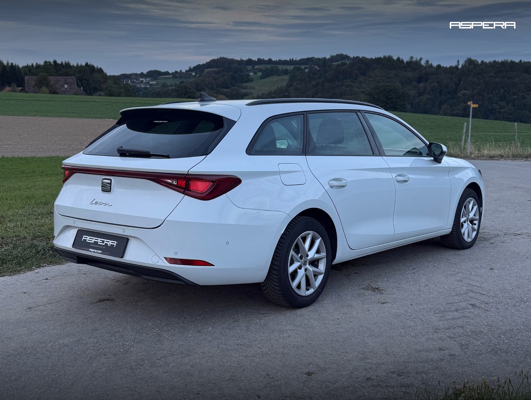 SEAT Leon ST 2.0 TDI EVO DSG Style-image-3