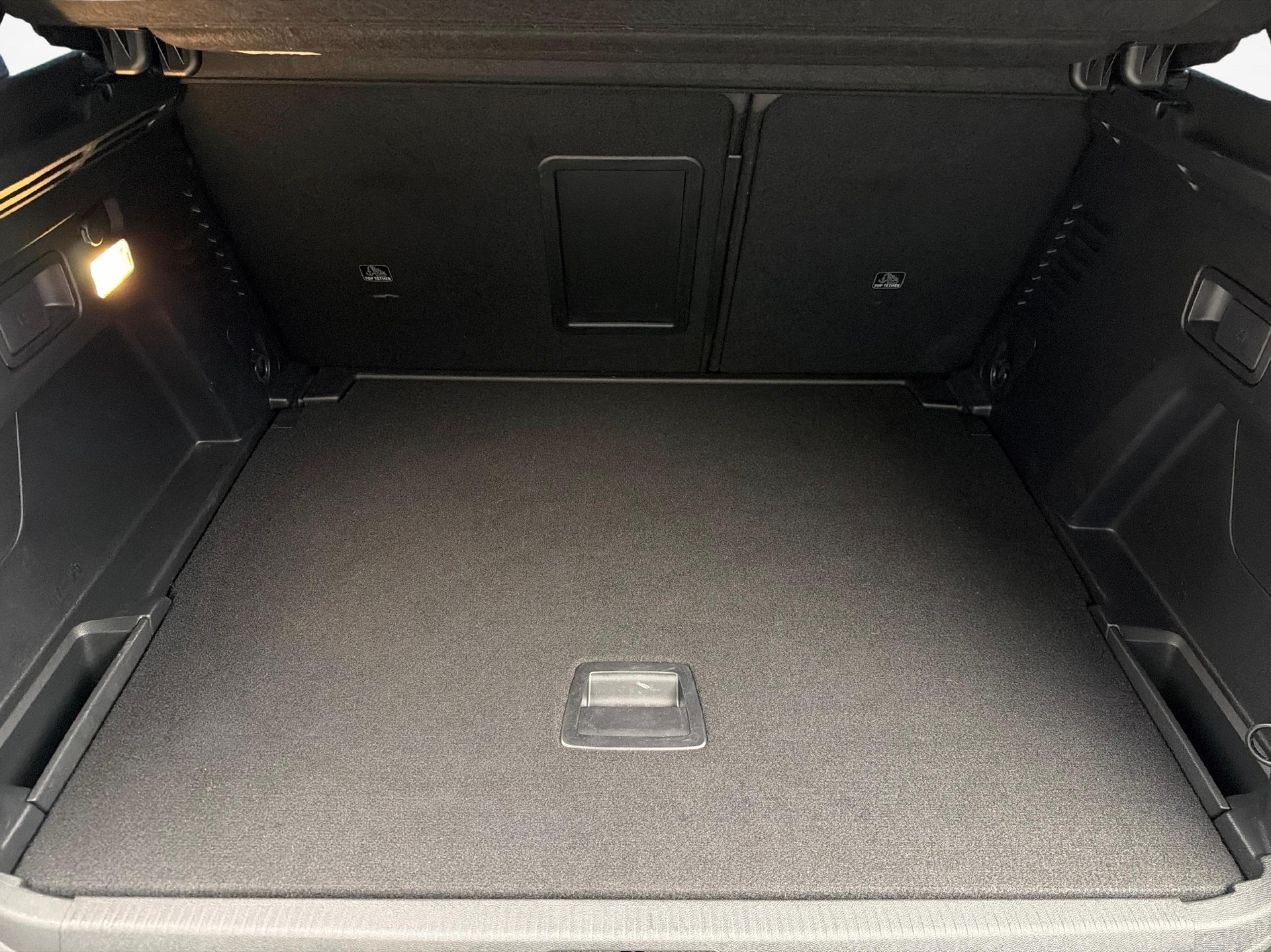 PEUGEOT 3008 1.2 Hybrid GT-image-11