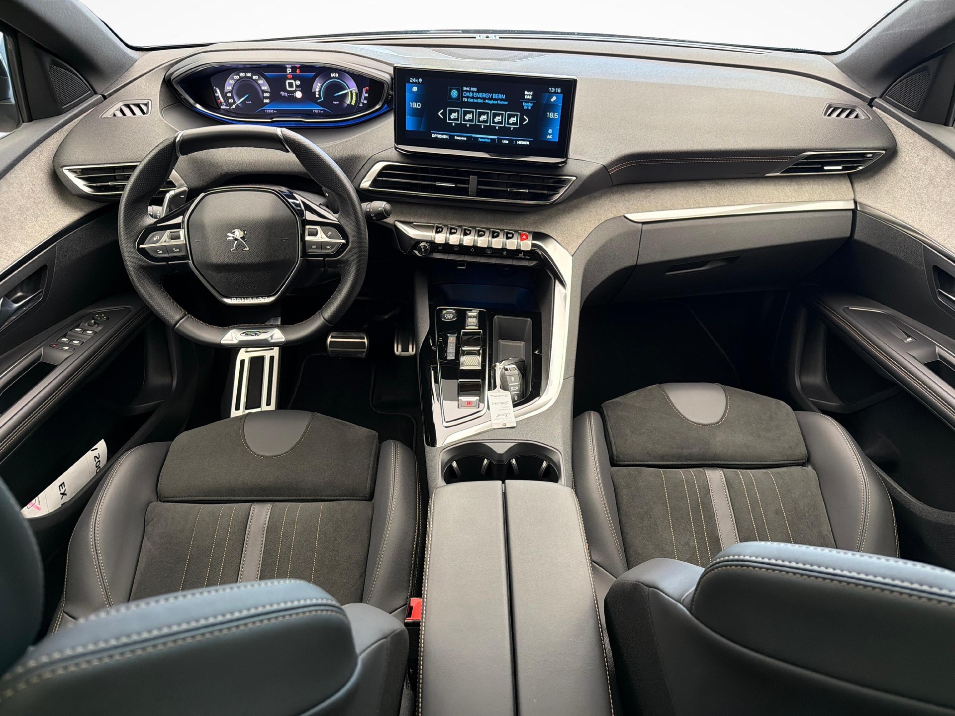 PEUGEOT 3008 1.2 Hybrid GT-image-8