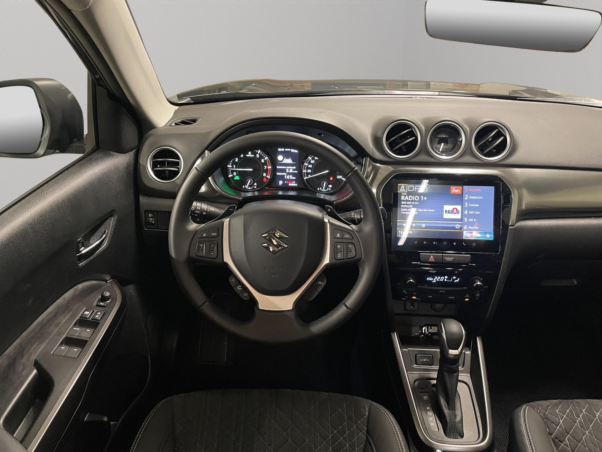 SUZUKI Vitara 1.5 Compact Top Hybrid 4x4-image-9
