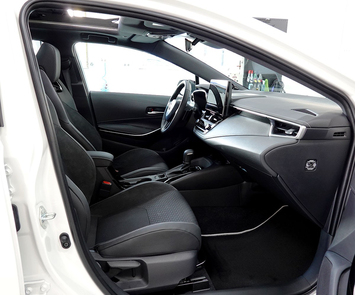 TOYOTA Corolla Touring Sports 2.0 HSD Premium e-CVT, Panorama-image-4