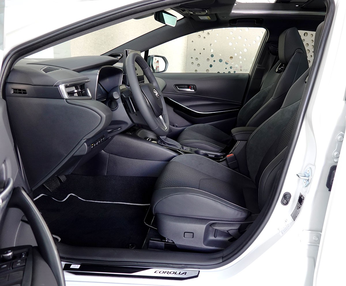 TOYOTA Corolla Touring Sports 2.0 HSD Premium e-CVT, Panorama-image-6
