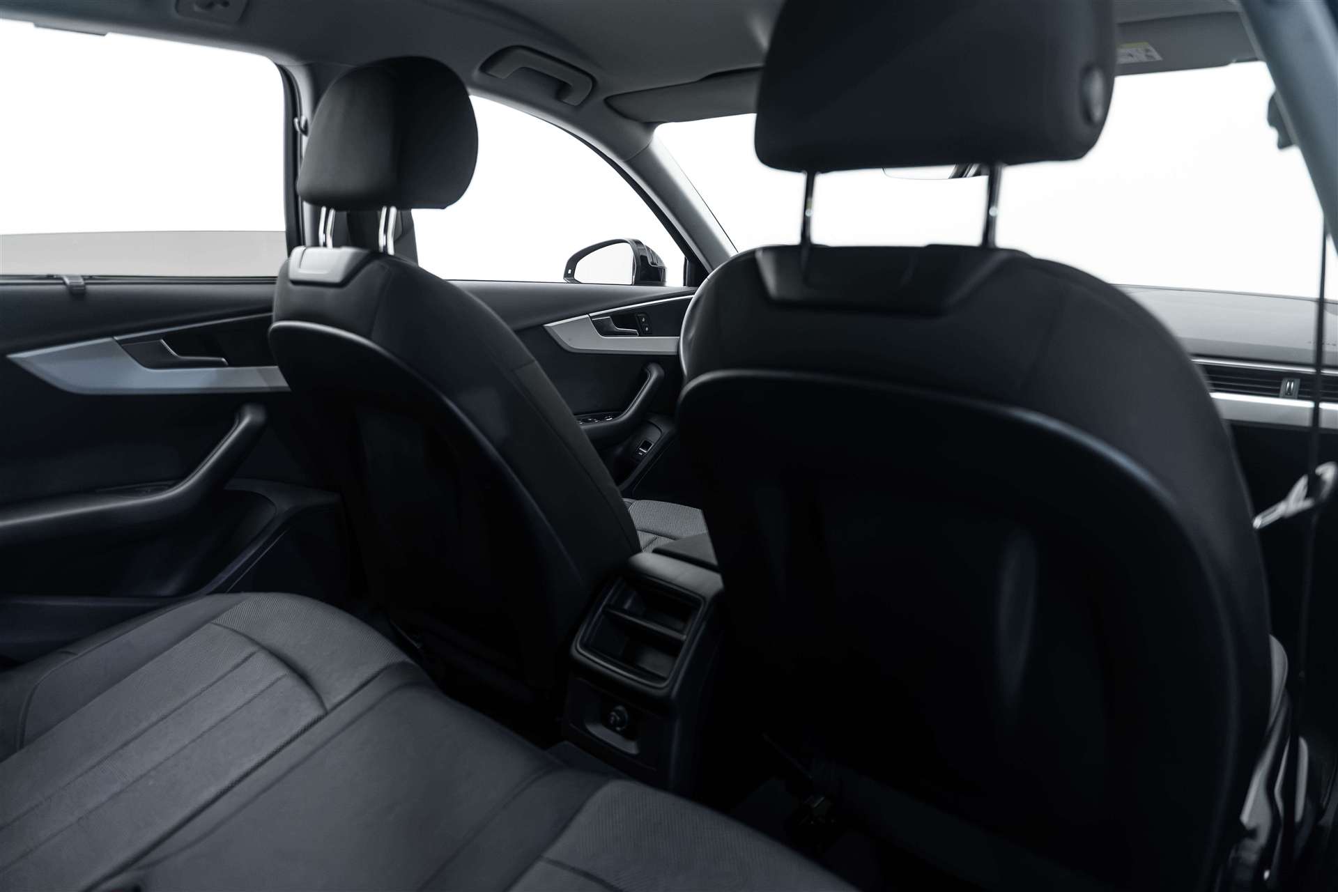 AUDI A4 Avant 35 TFSI S-tronic Automat-image-12
