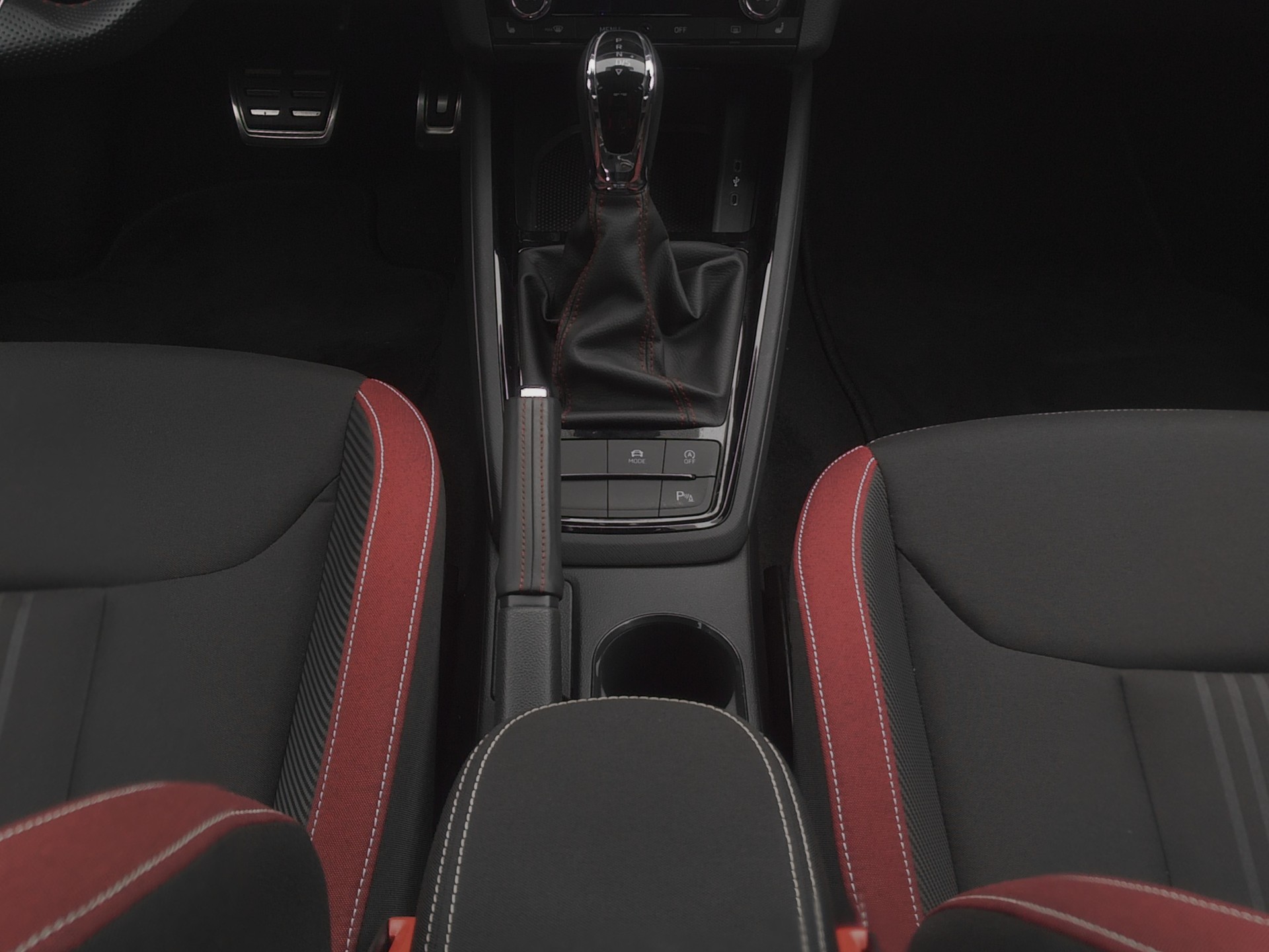 SKODA Kamiq 1.0 TSI Monte Carlo DSG-image-9