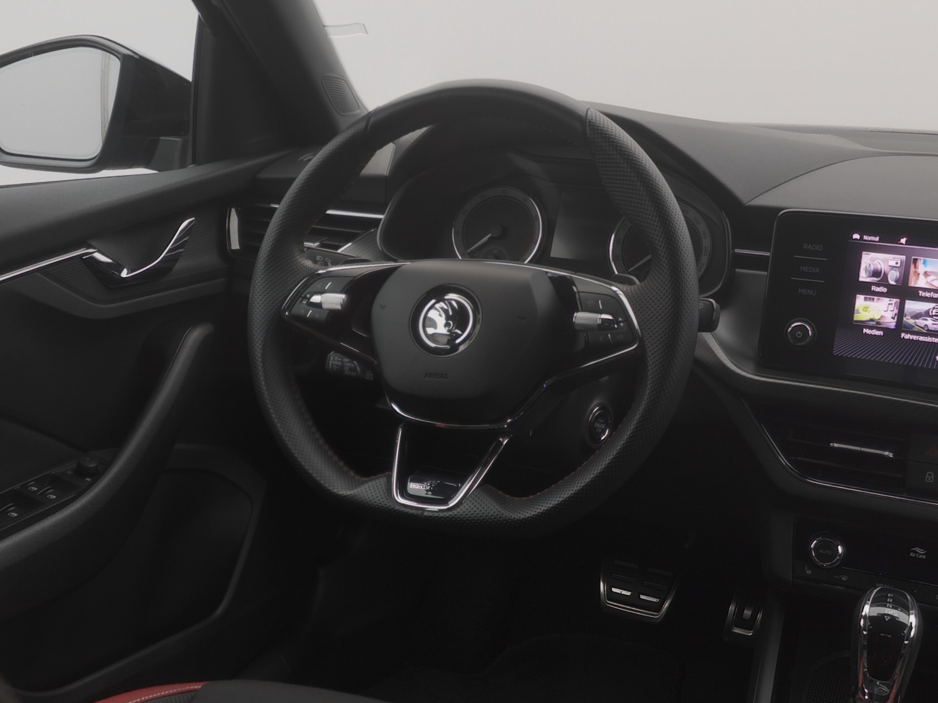 SKODA Kamiq 1.0 TSI Monte Carlo DSG-image-7