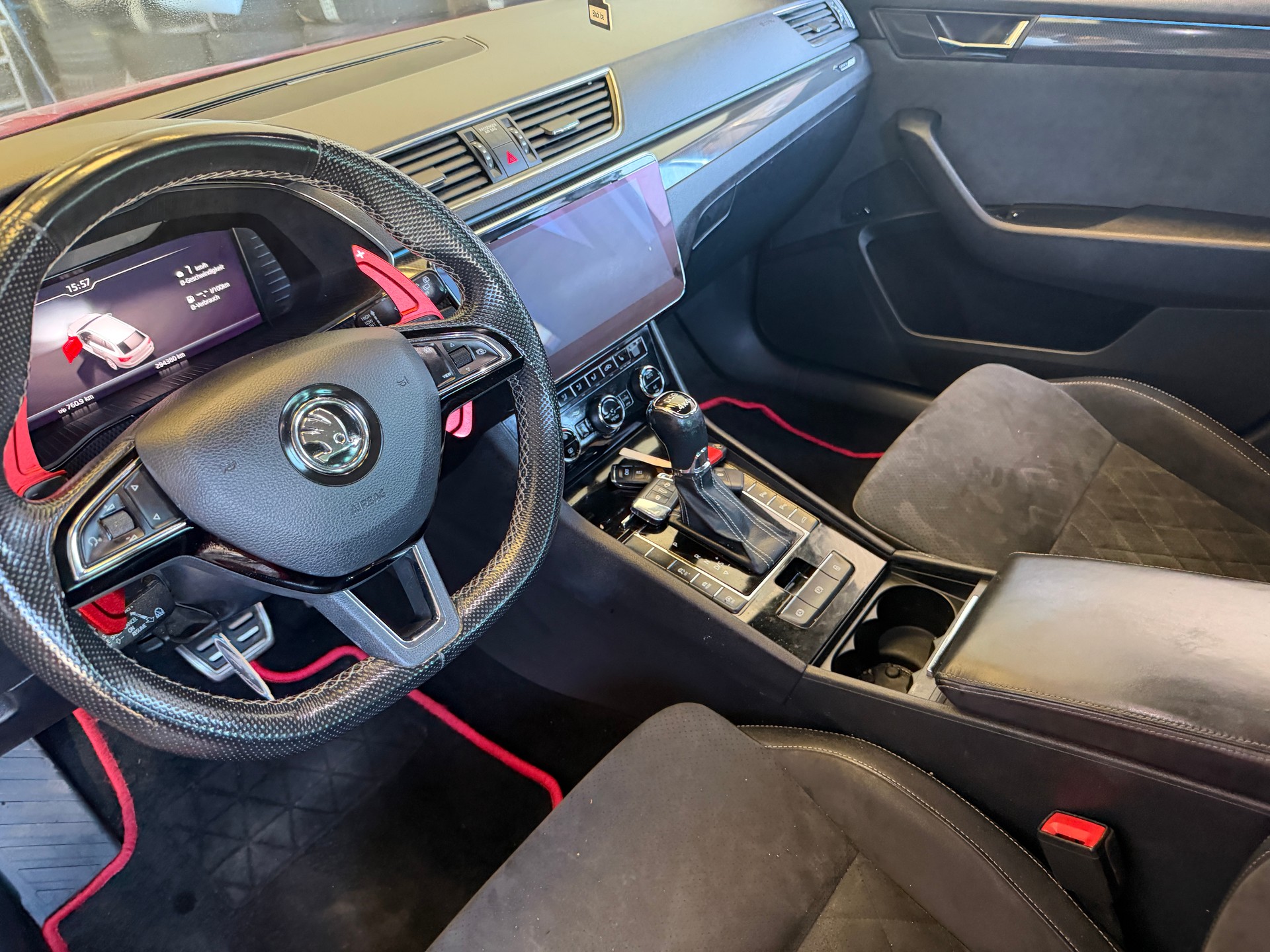 SKODA Superb Combi 2.0 TDi SportLine+ 4x4 DSG-image-8