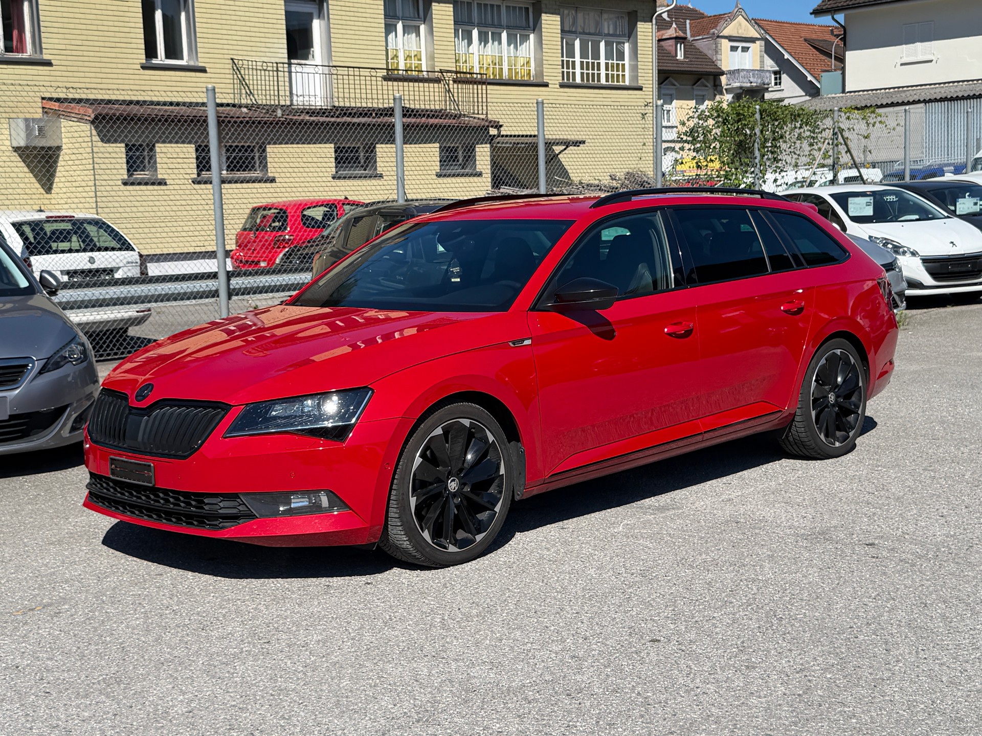 SKODA Superb Combi 2.0 TDi SportLine+ 4x4 DSG-image-2
