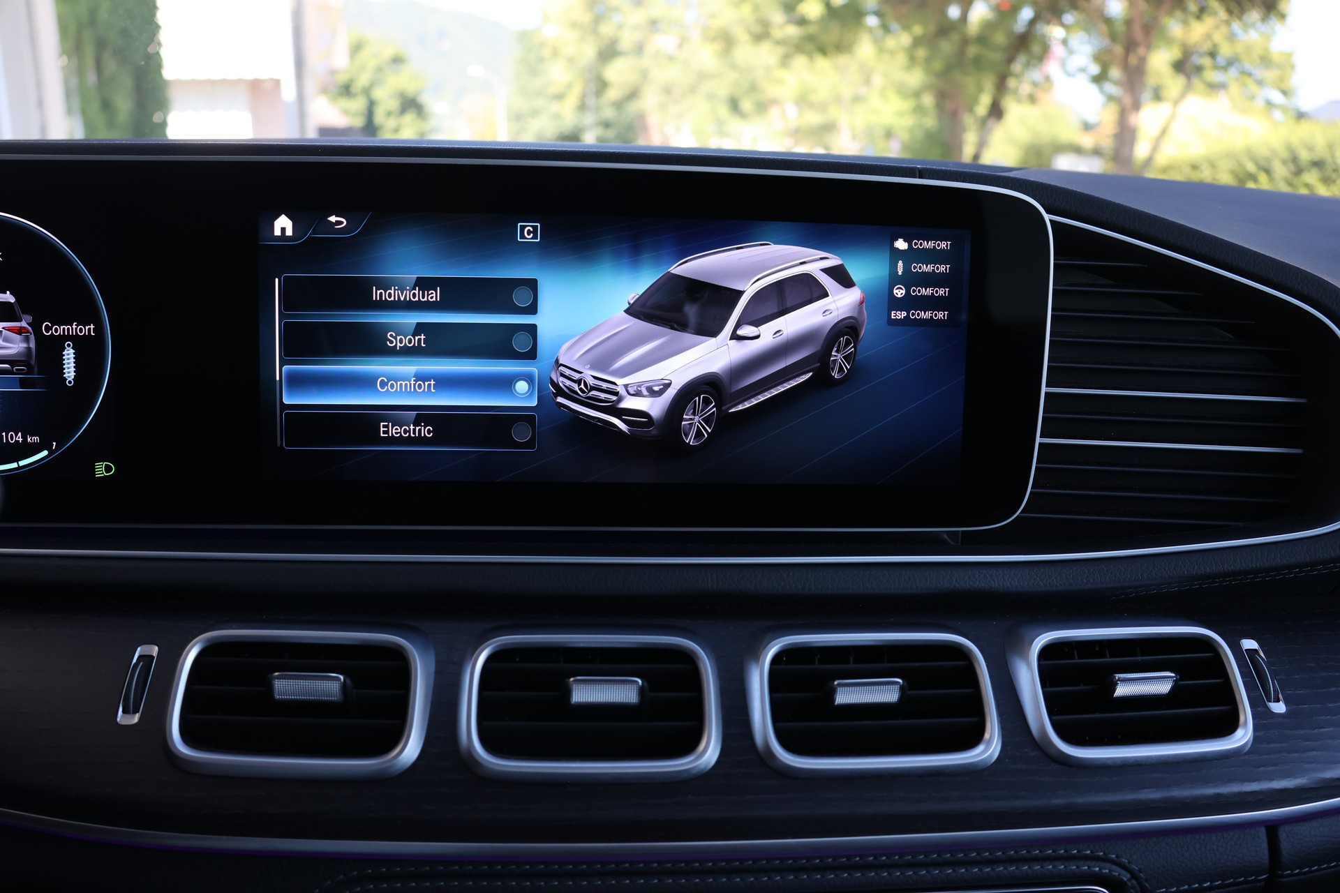 MERCEDES-BENZ GLE 350 de 4Matic AMG Line 9G-Tronic-image-26