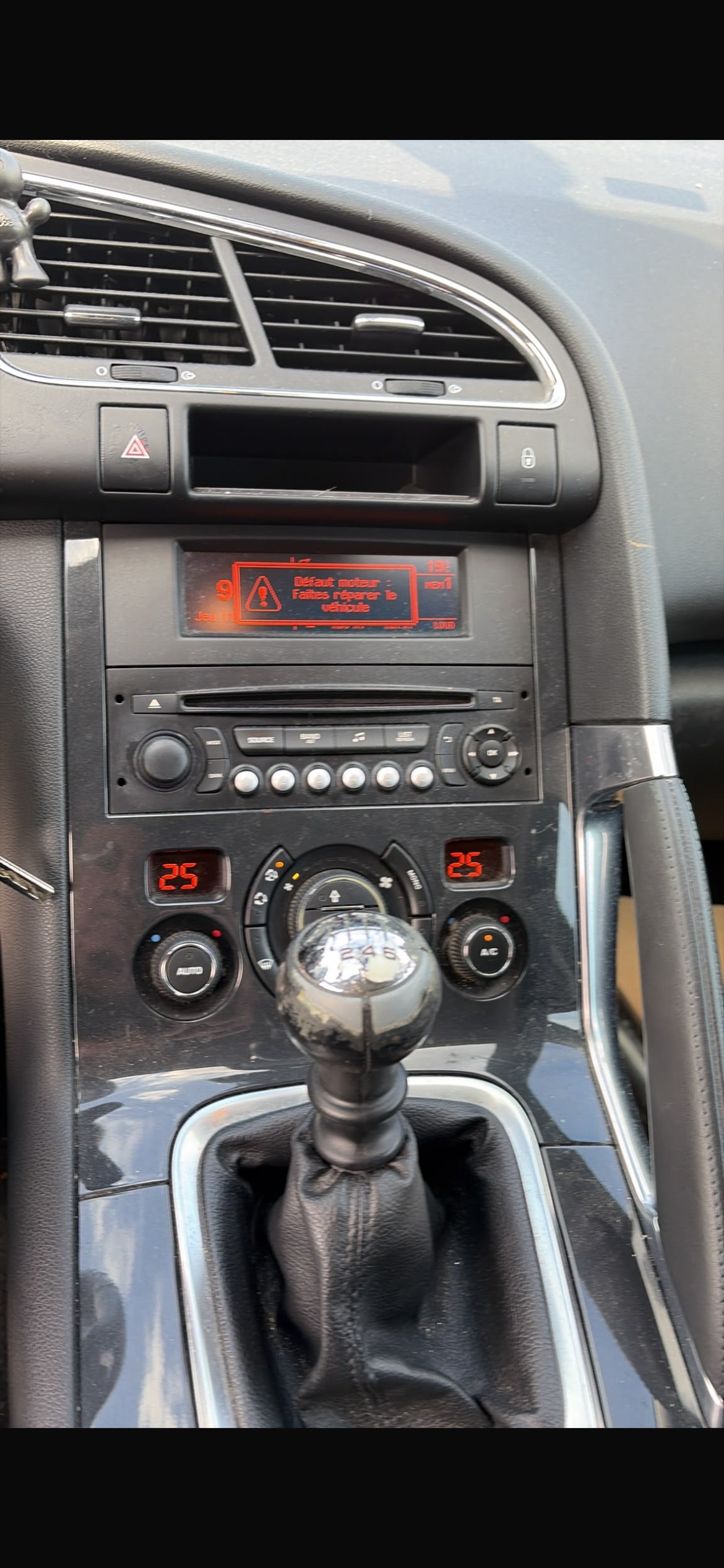 PEUGEOT 3008 1.6 16V T Platinum-image-7