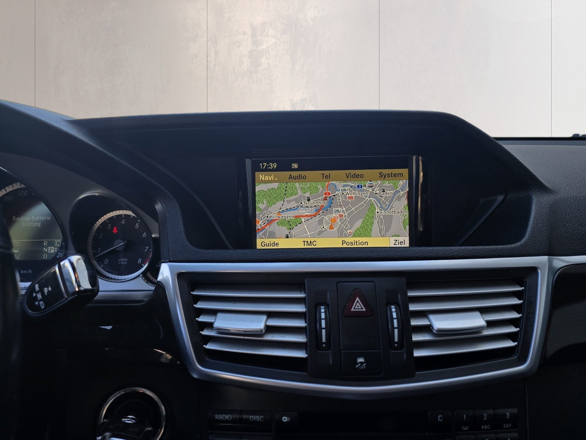 MERCEDES-BENZ E 350 CGI BlueEfficiency 7G-Tronic-image-16