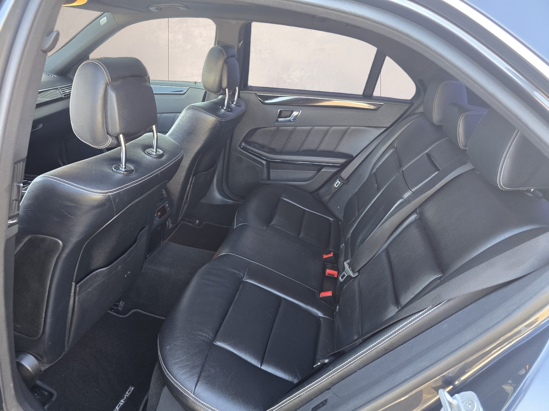 MERCEDES-BENZ E 350 CGI BlueEfficiency 7G-Tronic-image-24