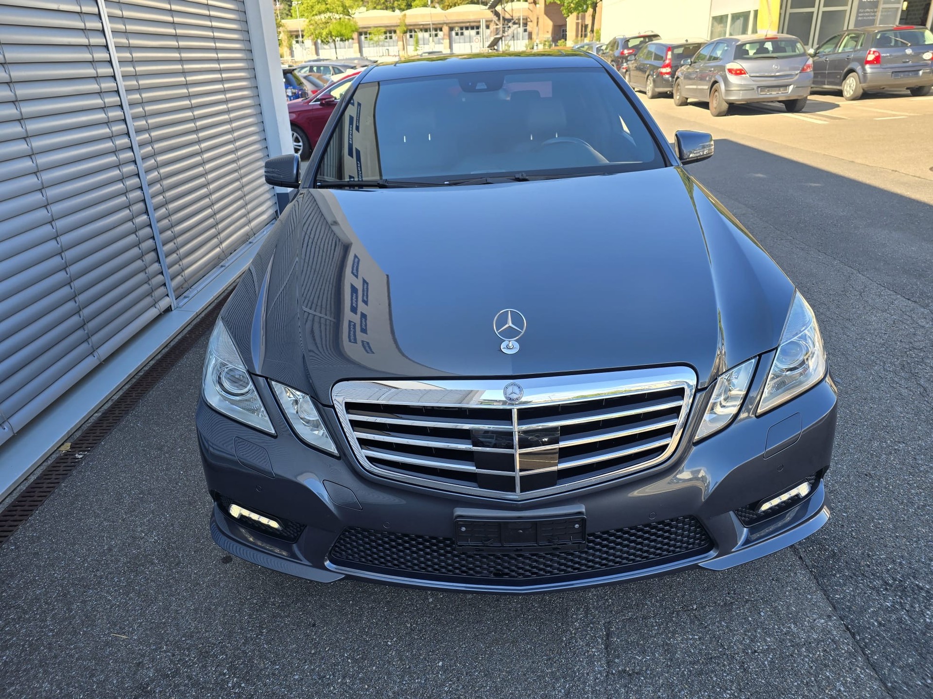 MERCEDES-BENZ E 350 CGI BlueEfficiency 7G-Tronic-image-1