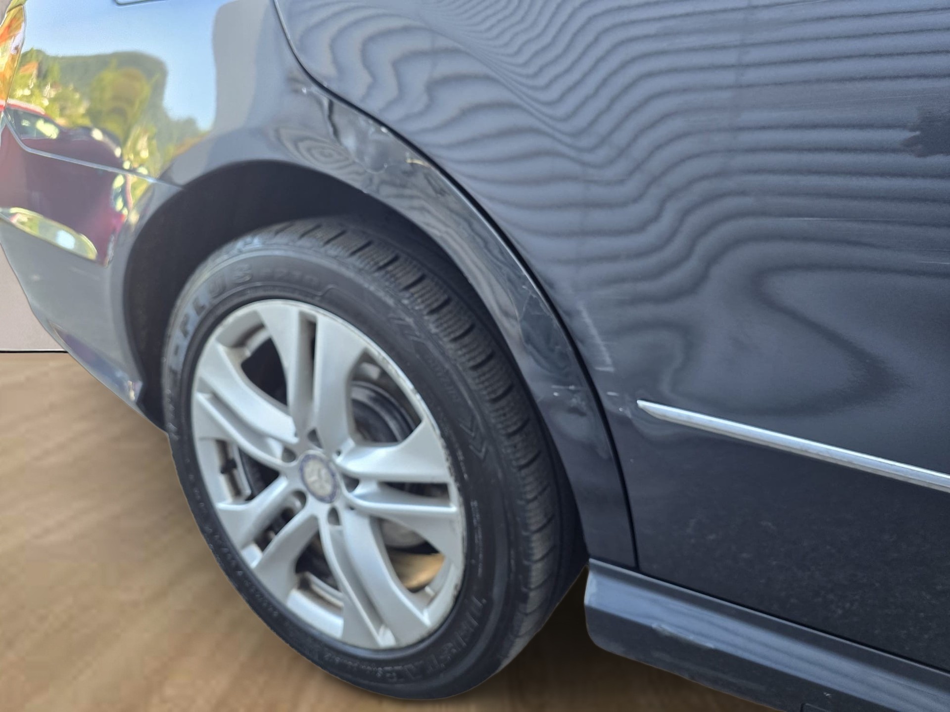 MERCEDES-BENZ E 350 CGI BlueEfficiency 7G-Tronic-image-11