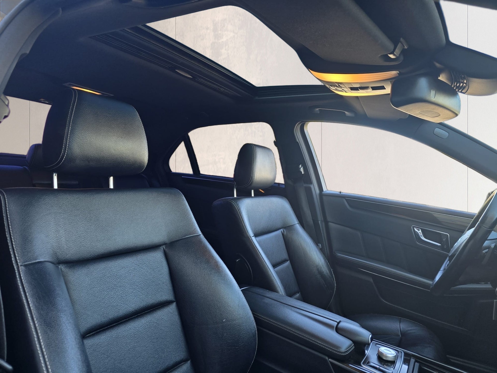 MERCEDES-BENZ E 350 CGI BlueEfficiency 7G-Tronic-image-25