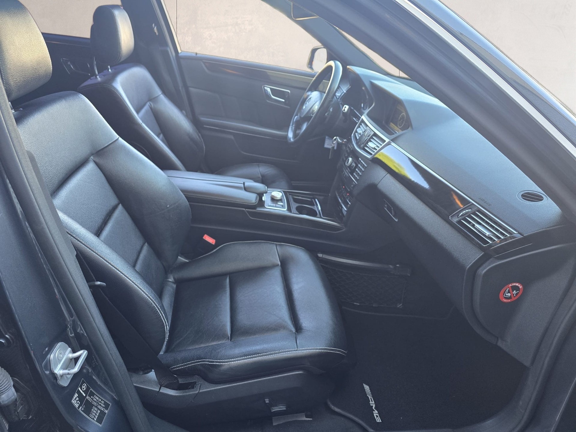 MERCEDES-BENZ E 350 CGI BlueEfficiency 7G-Tronic-image-21