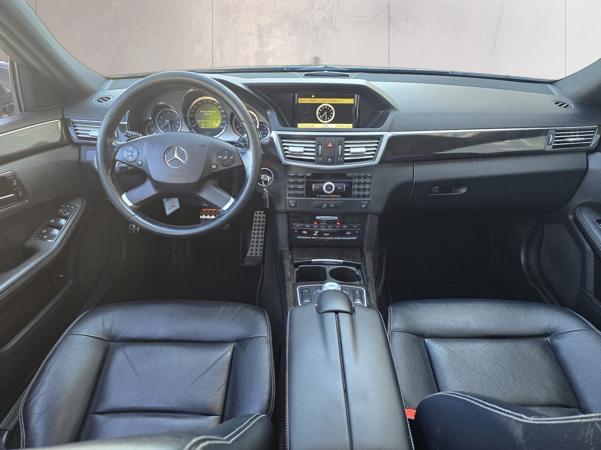 MERCEDES-BENZ E 350 CGI BlueEfficiency 7G-Tronic-image-14