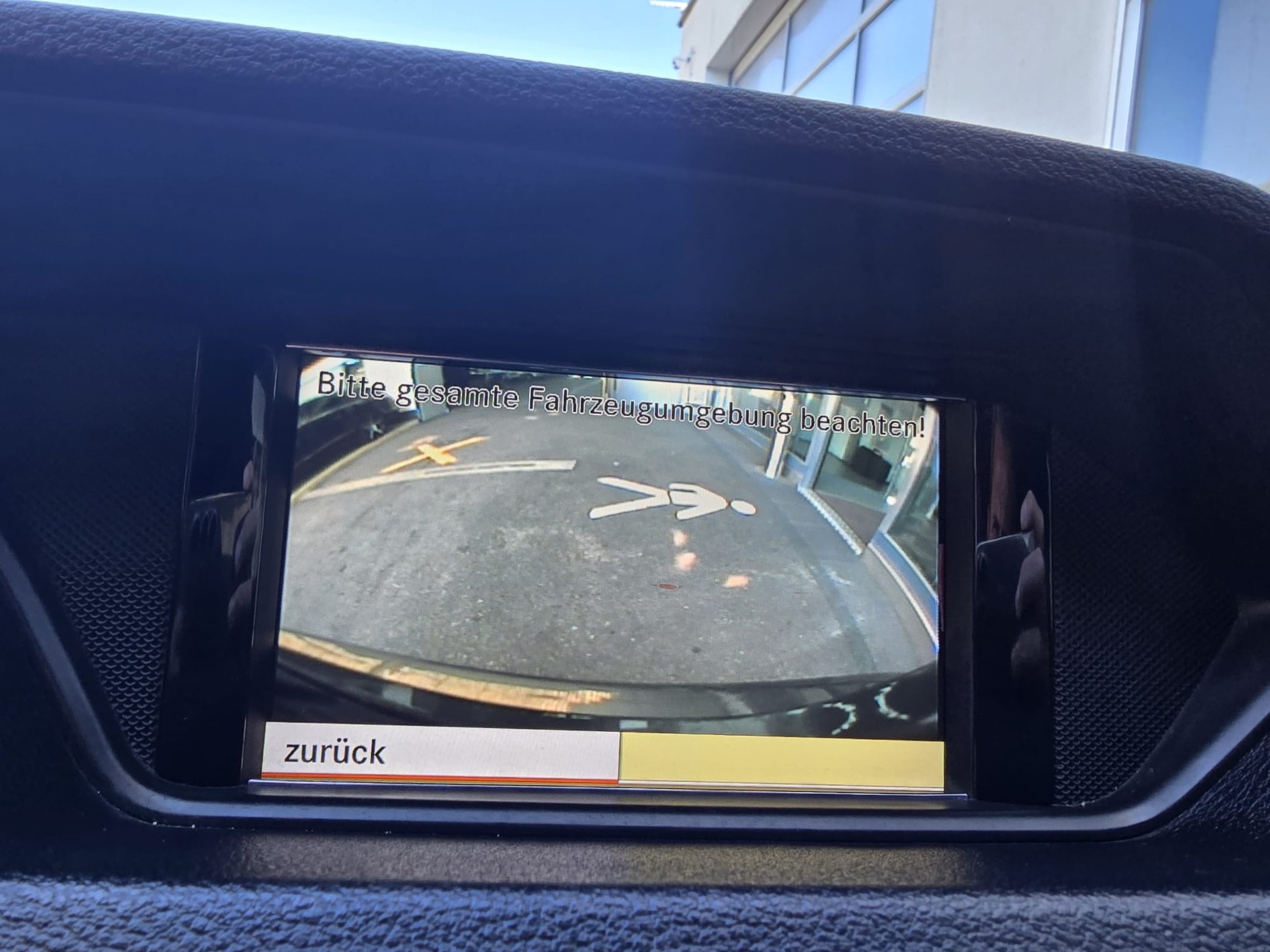 MERCEDES-BENZ E 350 CGI BlueEfficiency 7G-Tronic-image-18