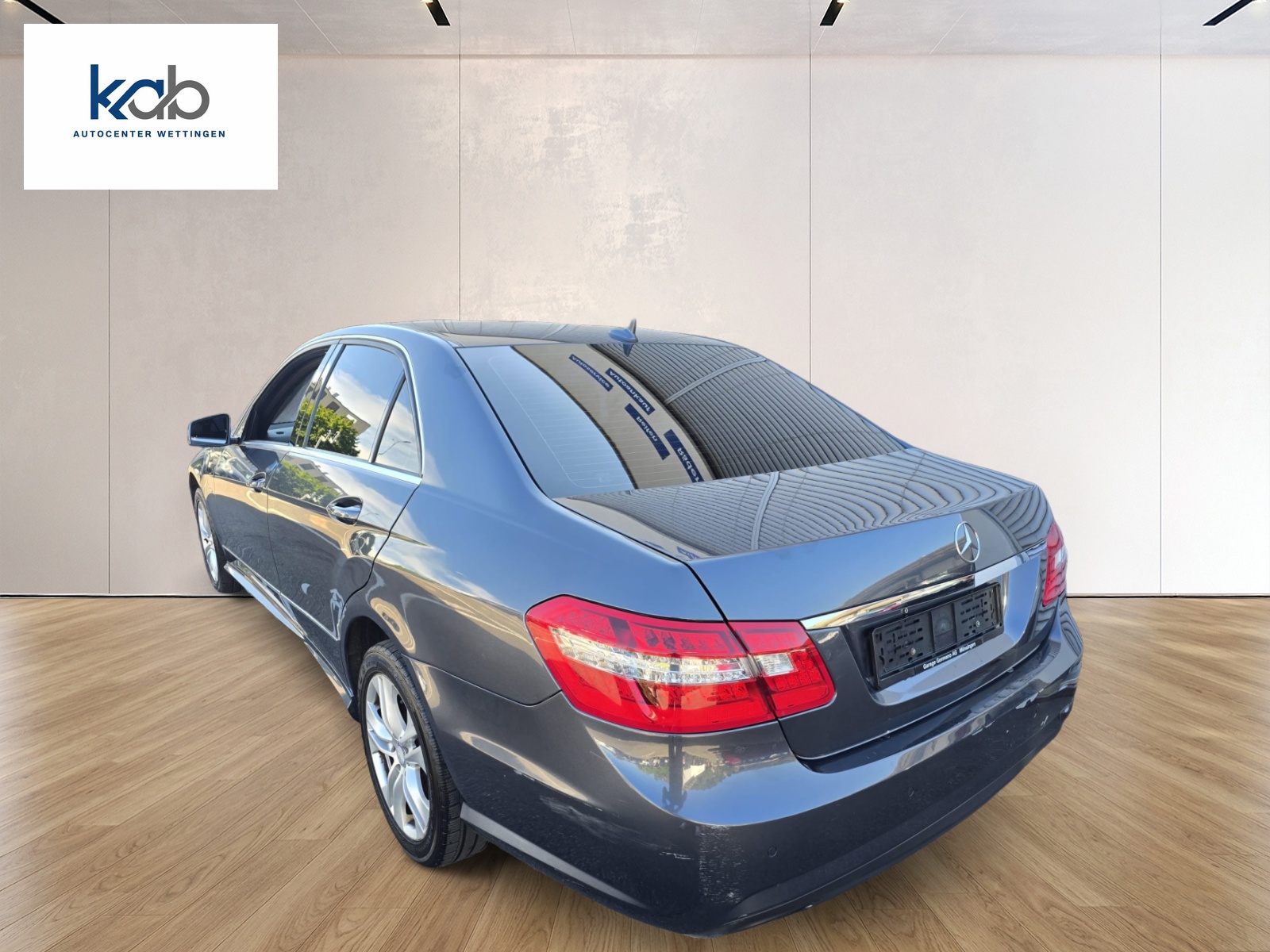 MERCEDES-BENZ E 350 CGI BlueEfficiency 7G-Tronic-image-3