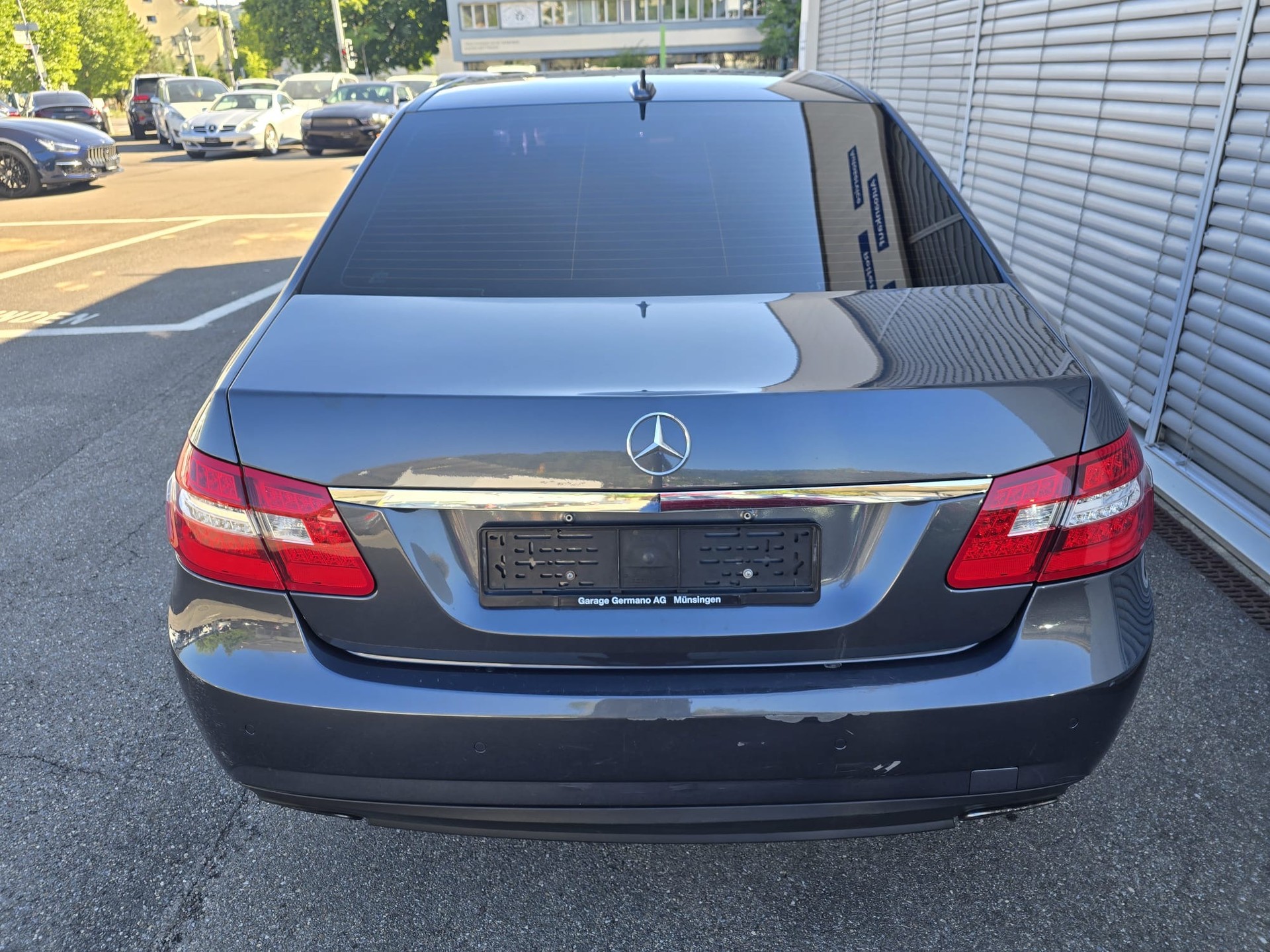 MERCEDES-BENZ E 350 CGI BlueEfficiency 7G-Tronic-image-4