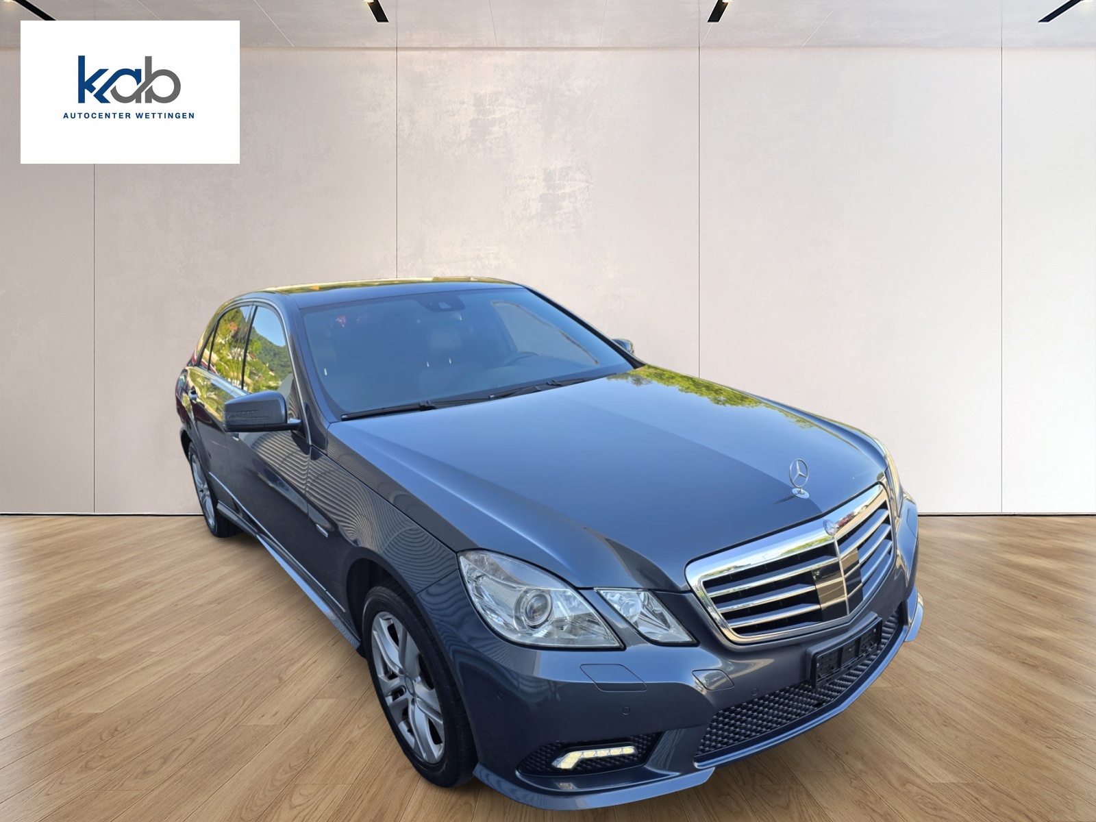MERCEDES-BENZ E 350 CGI BlueEfficiency 7G-Tronic-image-2