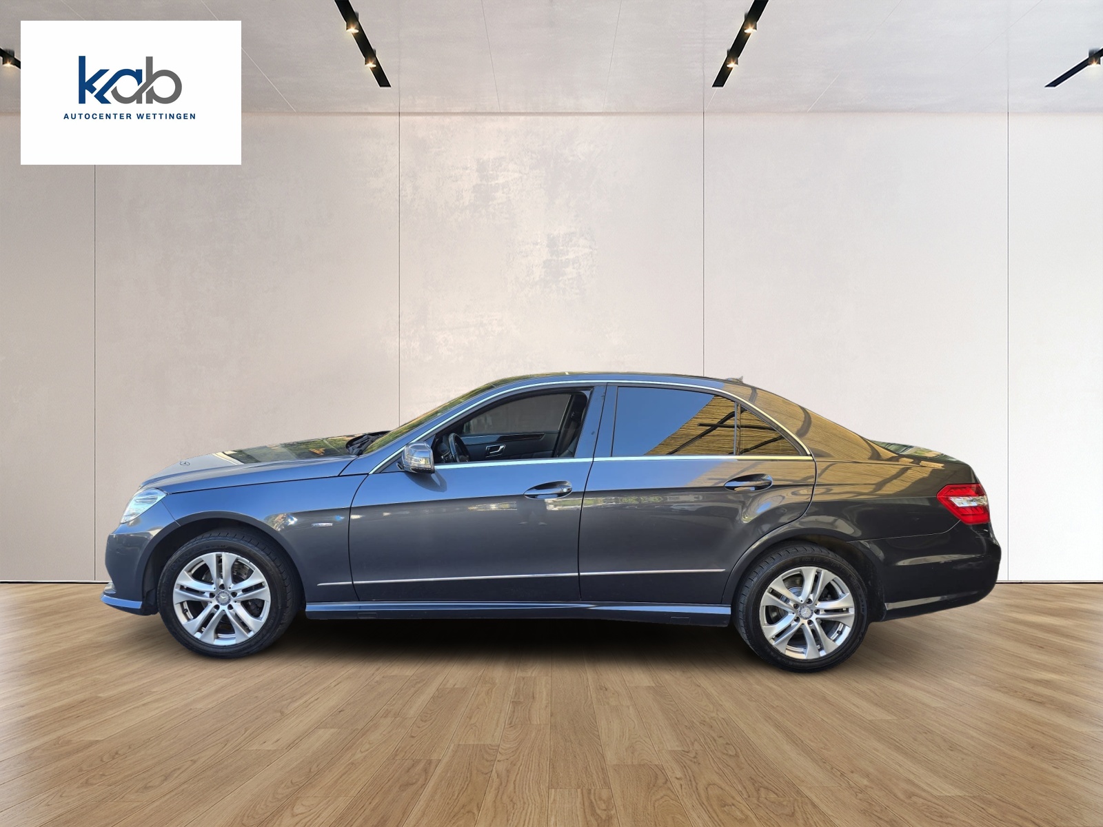 MERCEDES-BENZ E 350 CGI BlueEfficiency 7G-Tronic-image-6