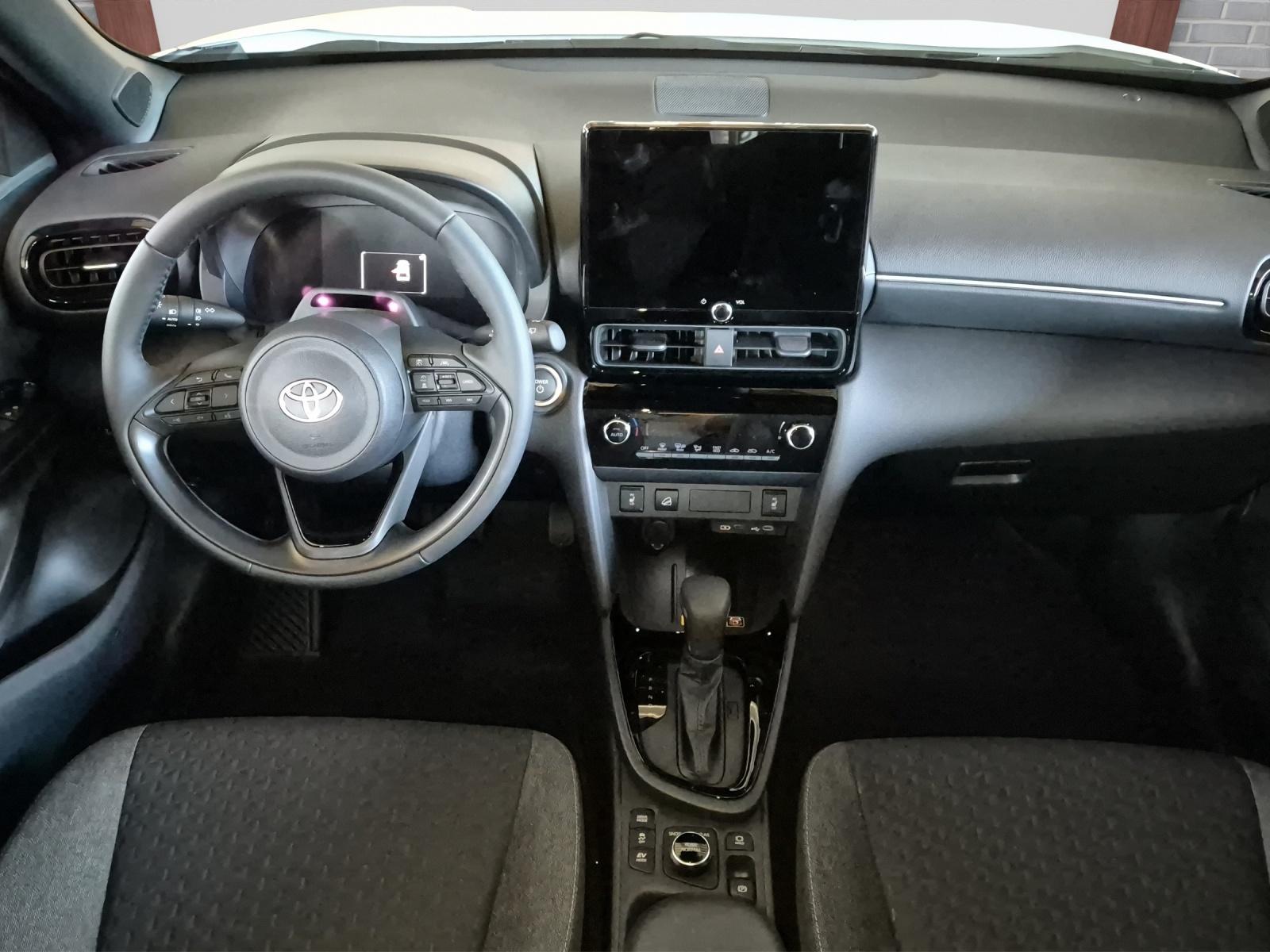 TOYOTA Yaris Cross 1.5 VVT-i HSD Trend AWD-i-image-8
