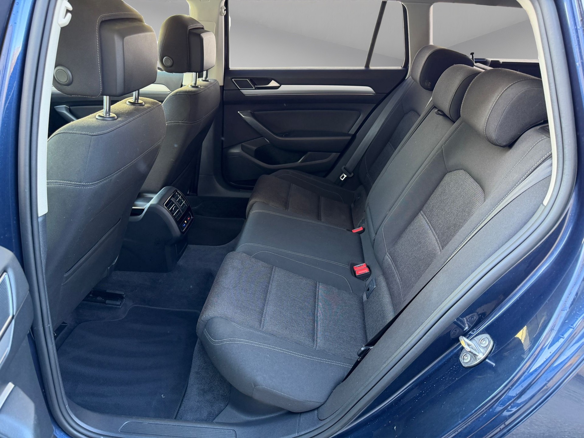 VW Passat Variant 2.0 TDI BMT Comfortline DSG-image-12
