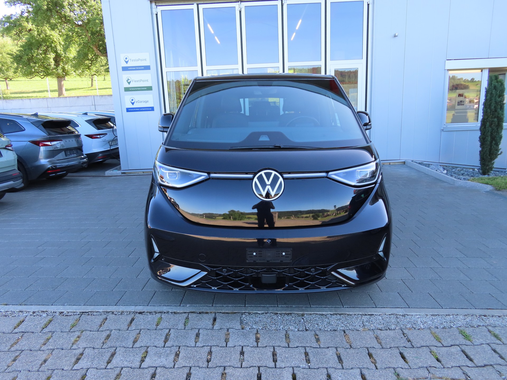 VW ID.Buzz LWB GTX 4 Motion-image-1