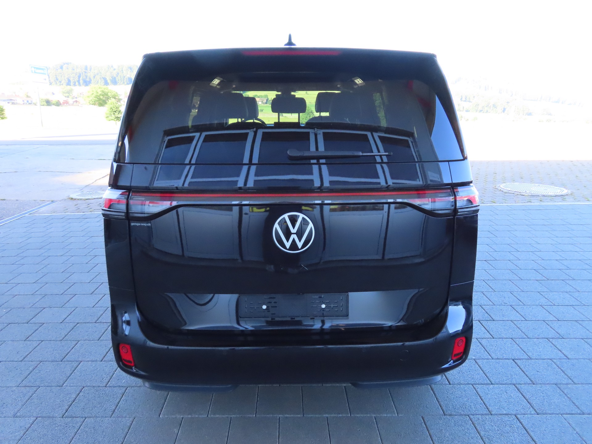 VW ID.Buzz LWB GTX 4 Motion-image-11