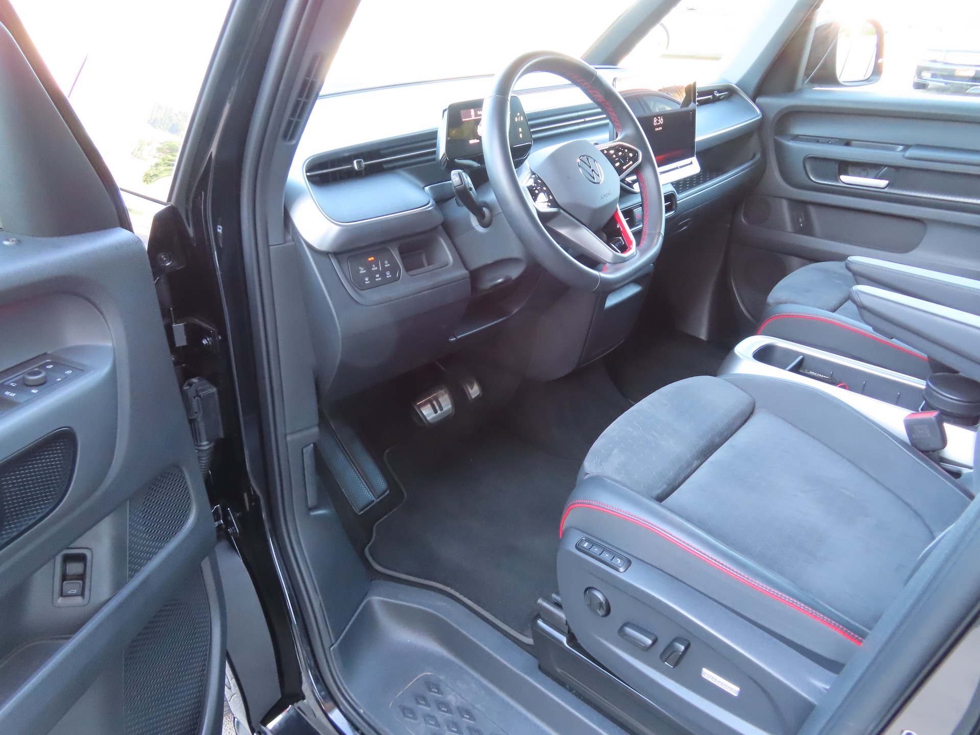 VW ID.Buzz LWB GTX 4 Motion-image-5