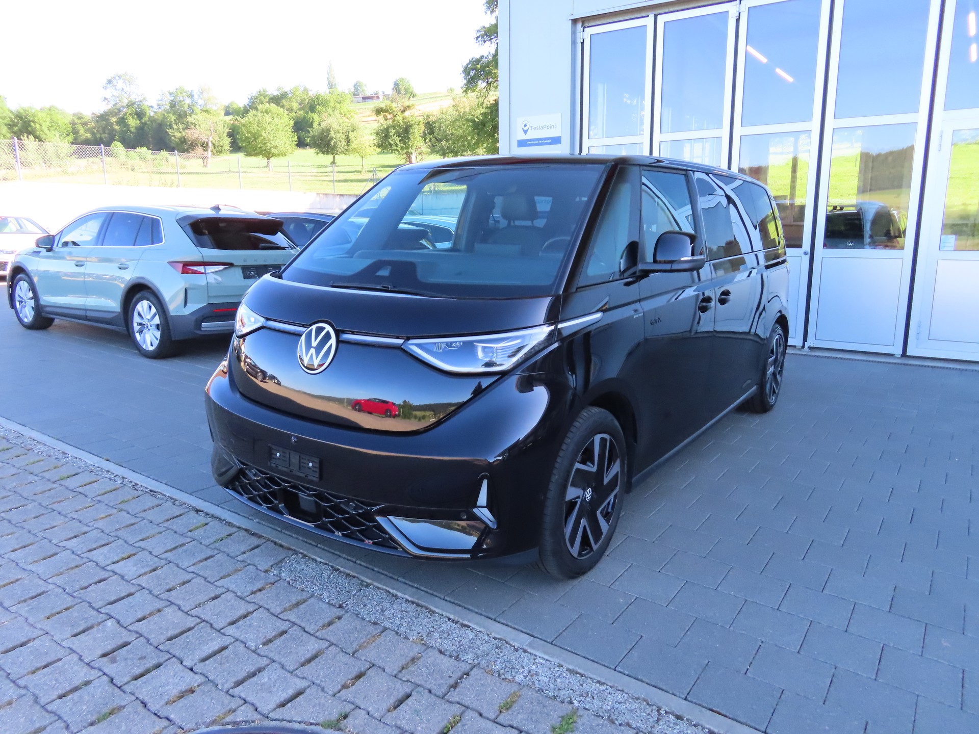 VW ID.Buzz LWB GTX 4 Motion-image-0