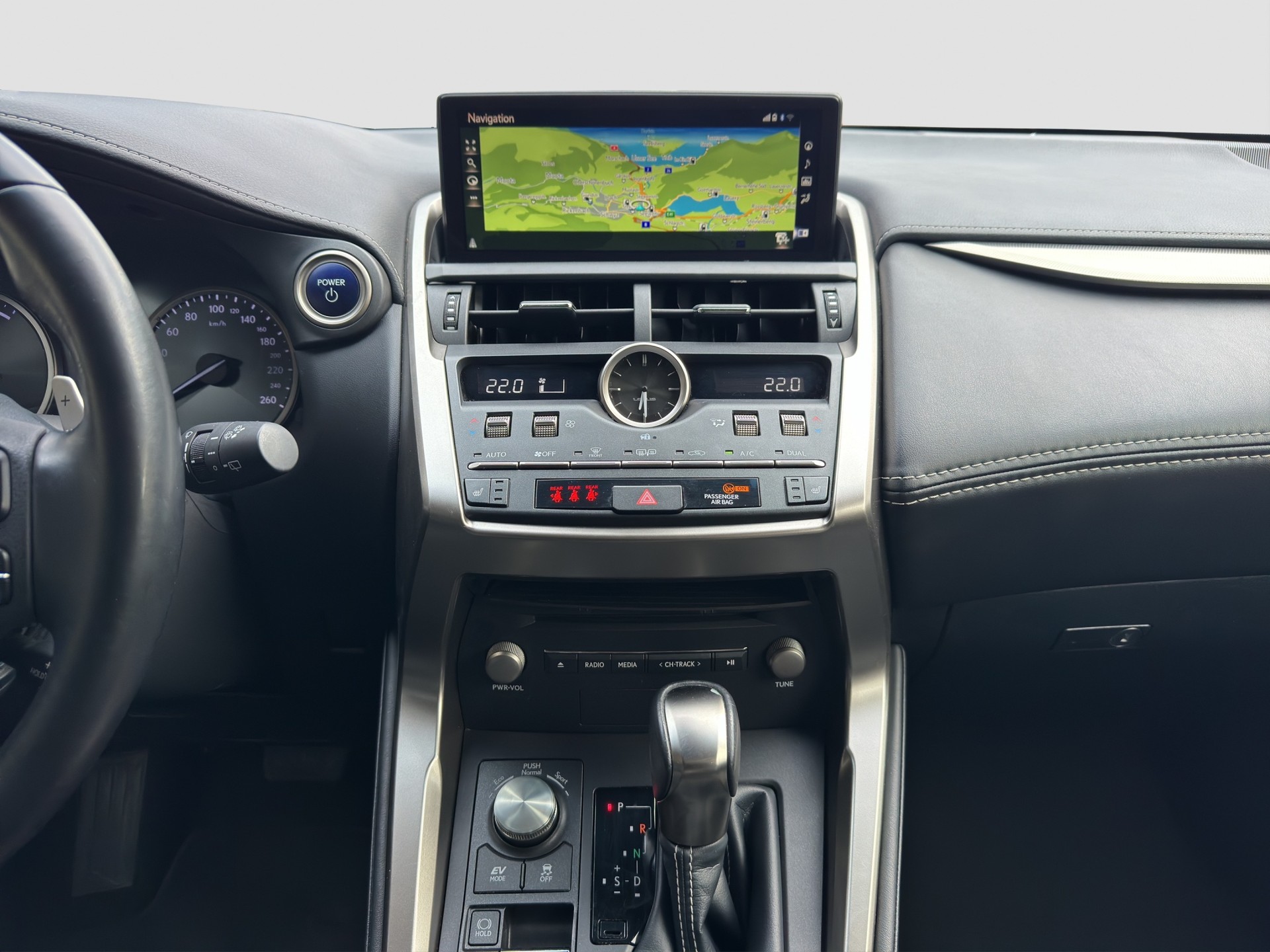 LEXUS NX 300h Comfort E-Four Automatic-image-4