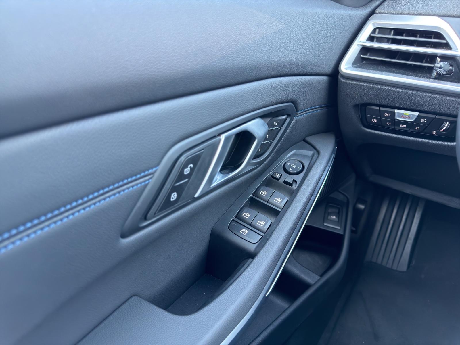 BMW 320d xDrive 48V Touring Steptronic M Sport (CH)-image-16