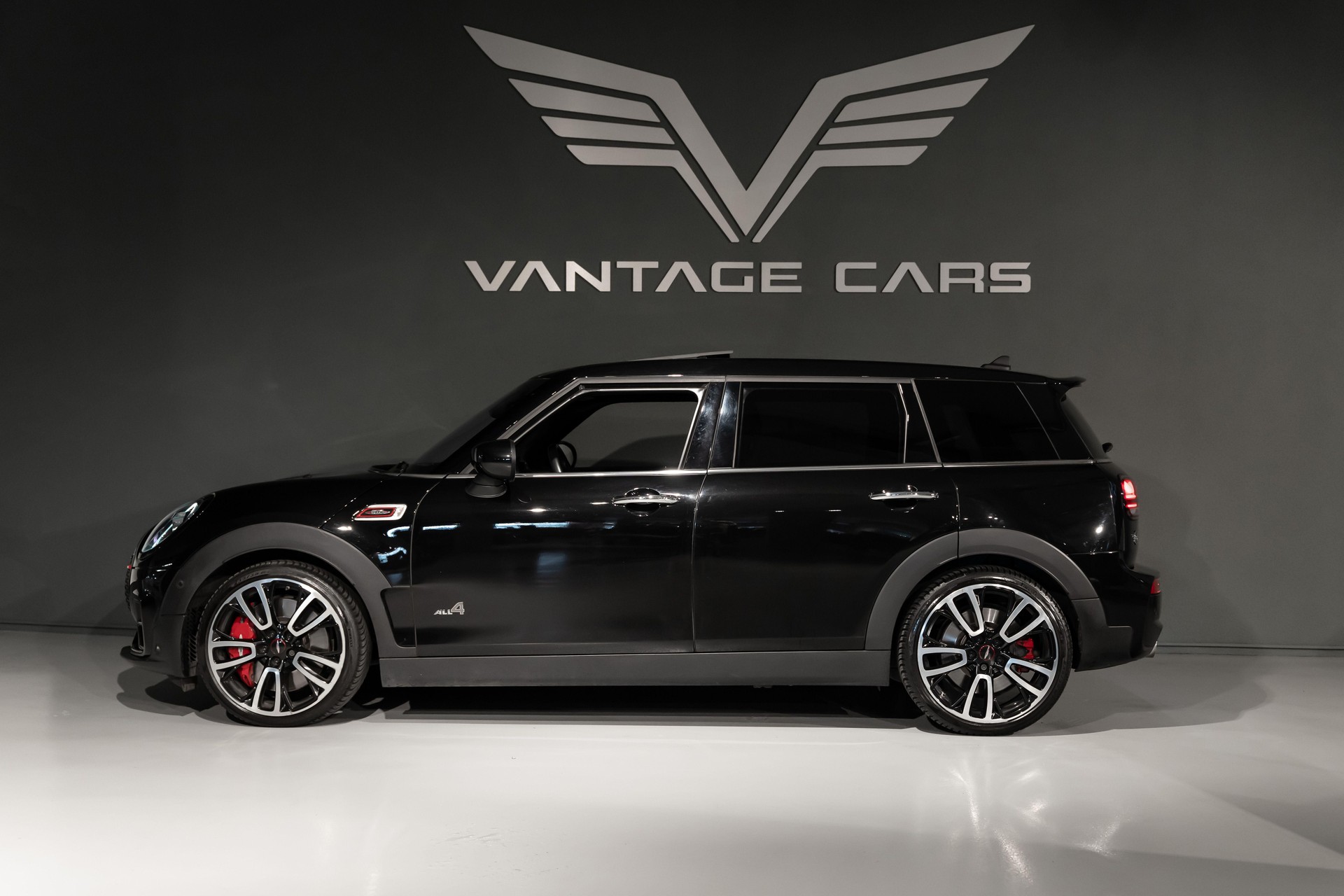MINI Clubman F54 2.0i John Cooper Works ALL4-image-1