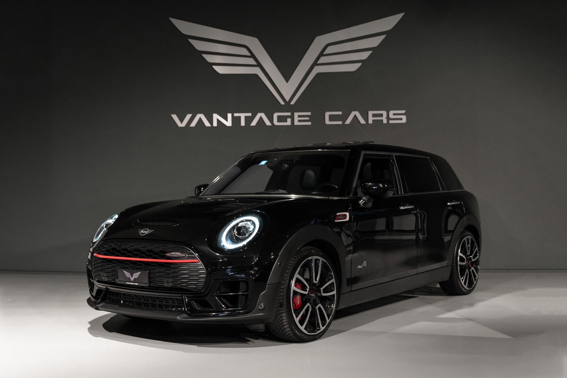 MINI Clubman F54 2.0i John Cooper Works ALL4-image-0