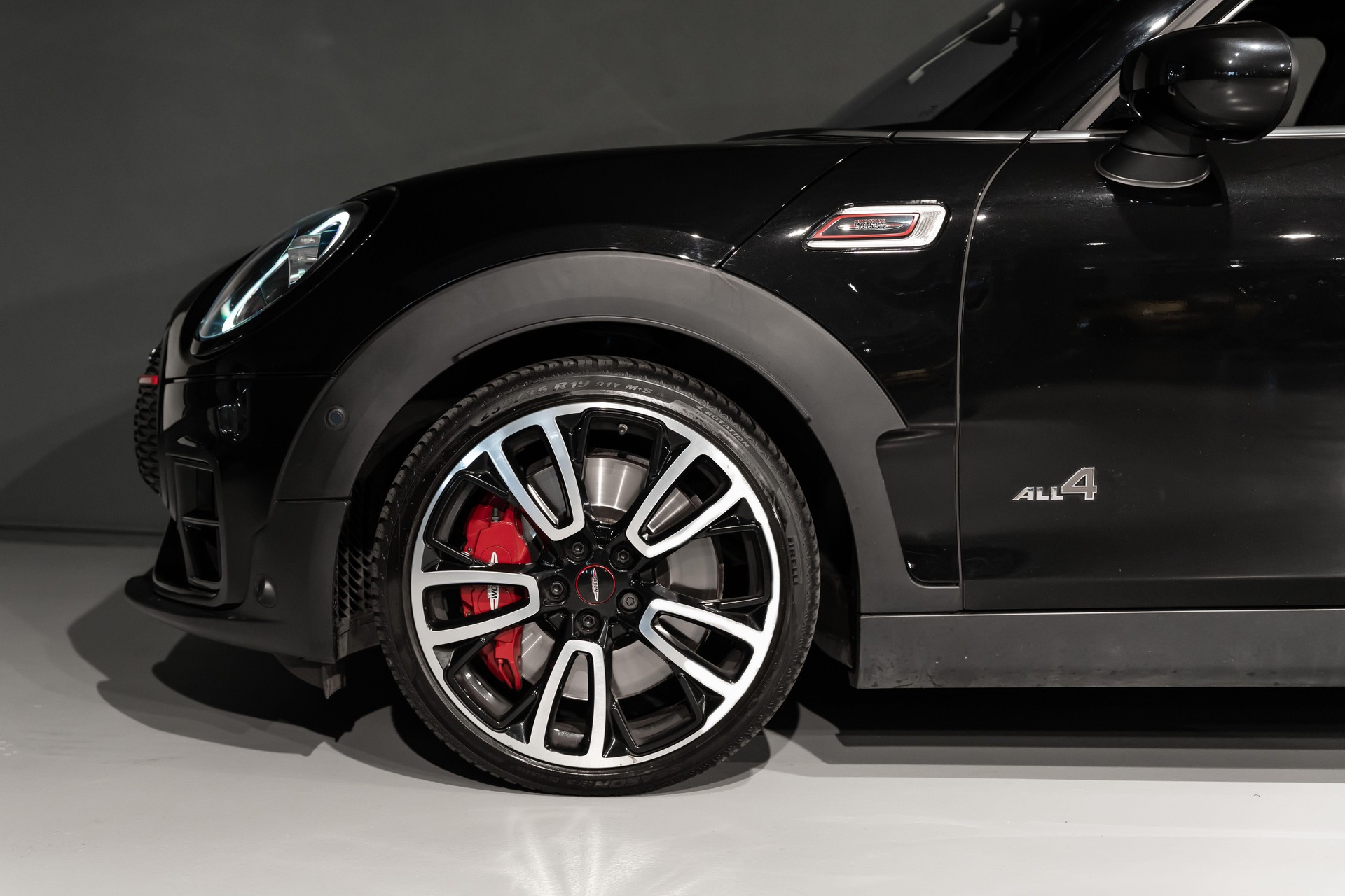 MINI Clubman F54 2.0i John Cooper Works ALL4-image-3