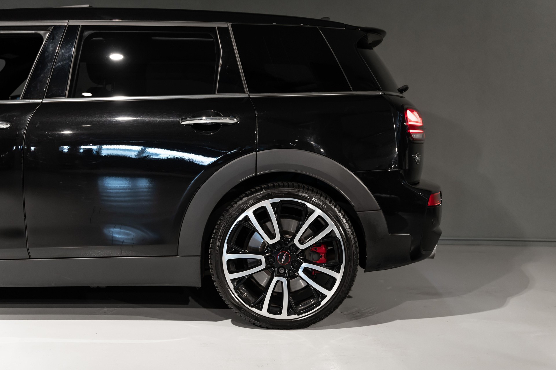 MINI Clubman F54 2.0i John Cooper Works ALL4-image-2