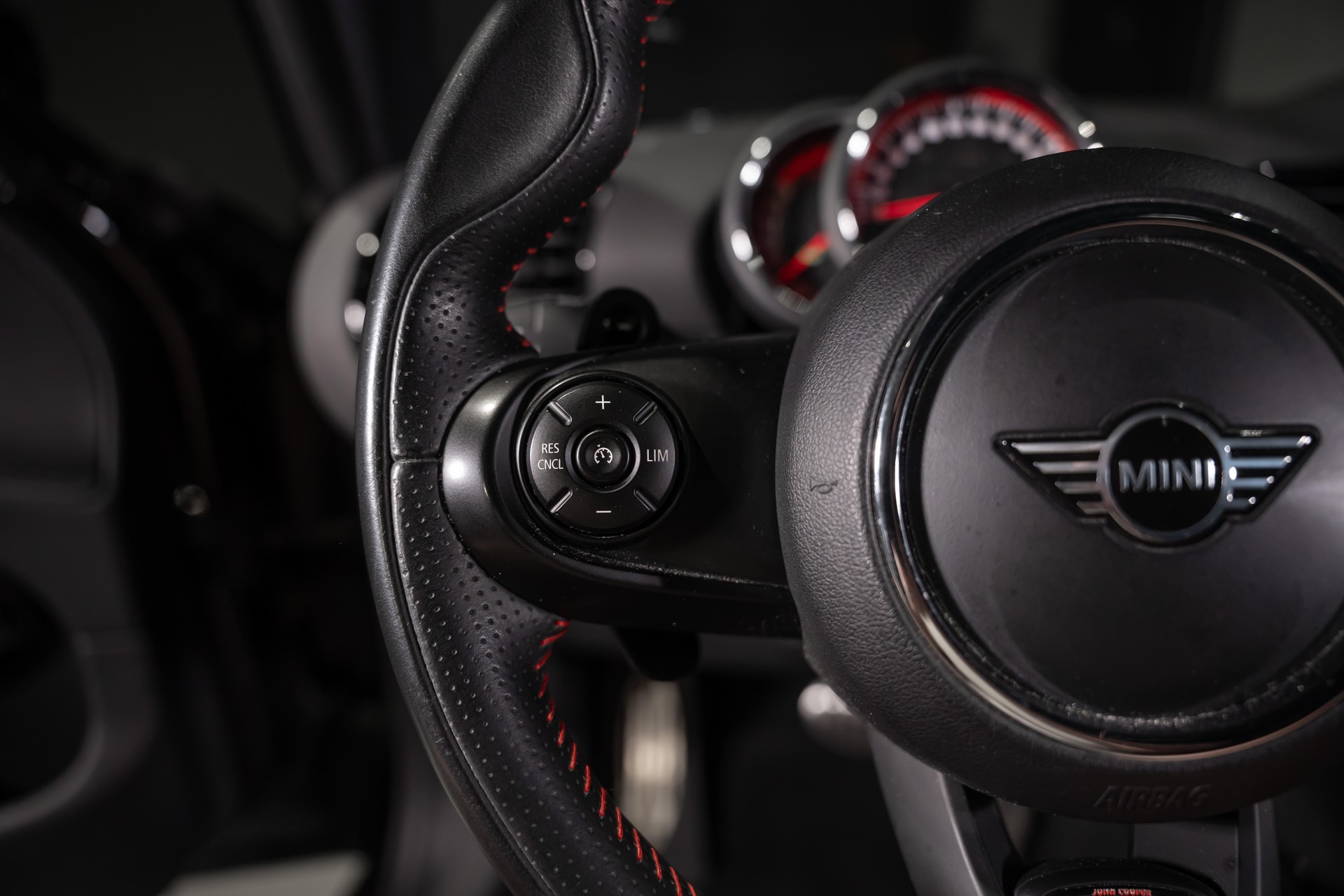 MINI Clubman F54 2.0i John Cooper Works ALL4-image-22