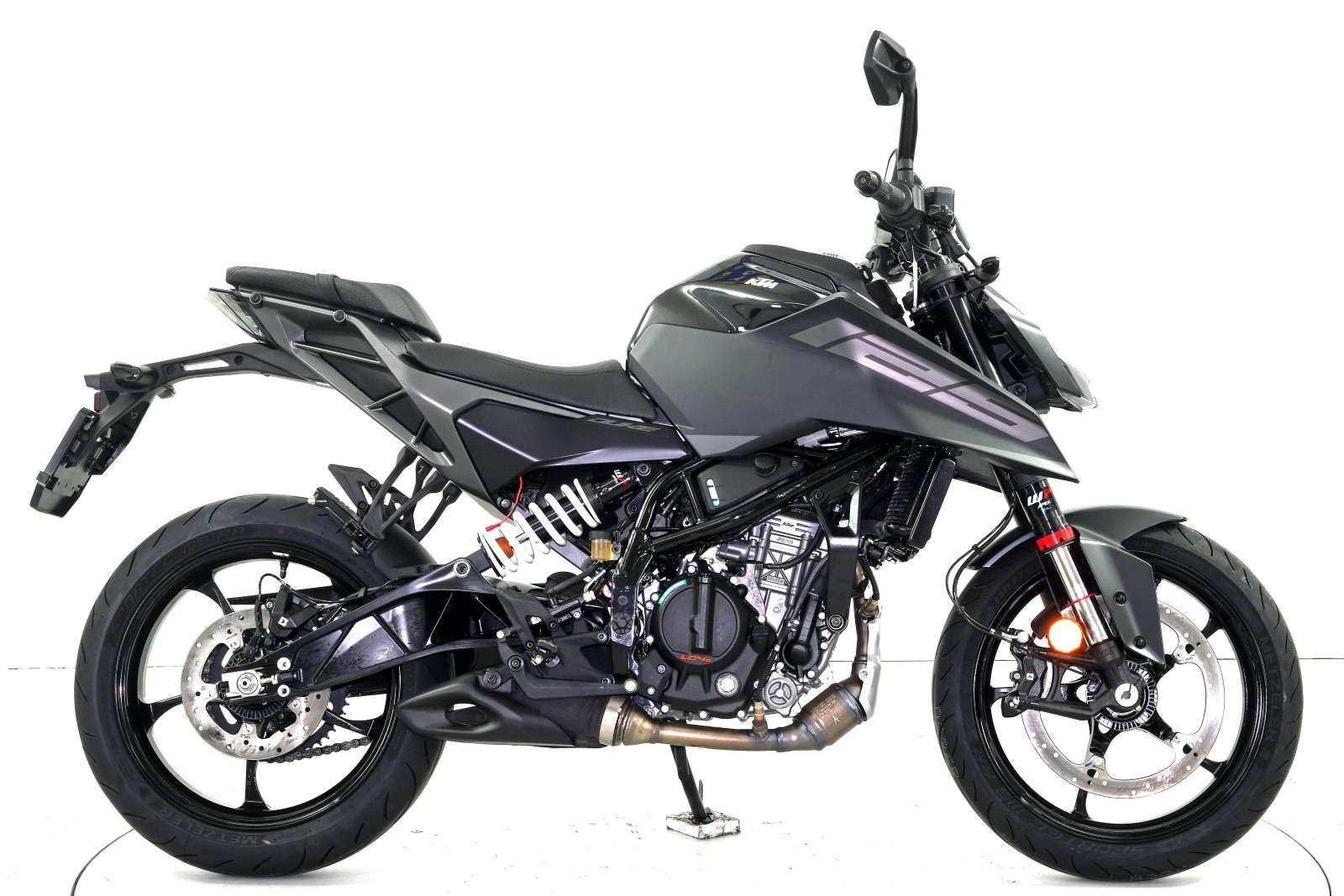 KTM Duke 125 ABS-showroom-element-3