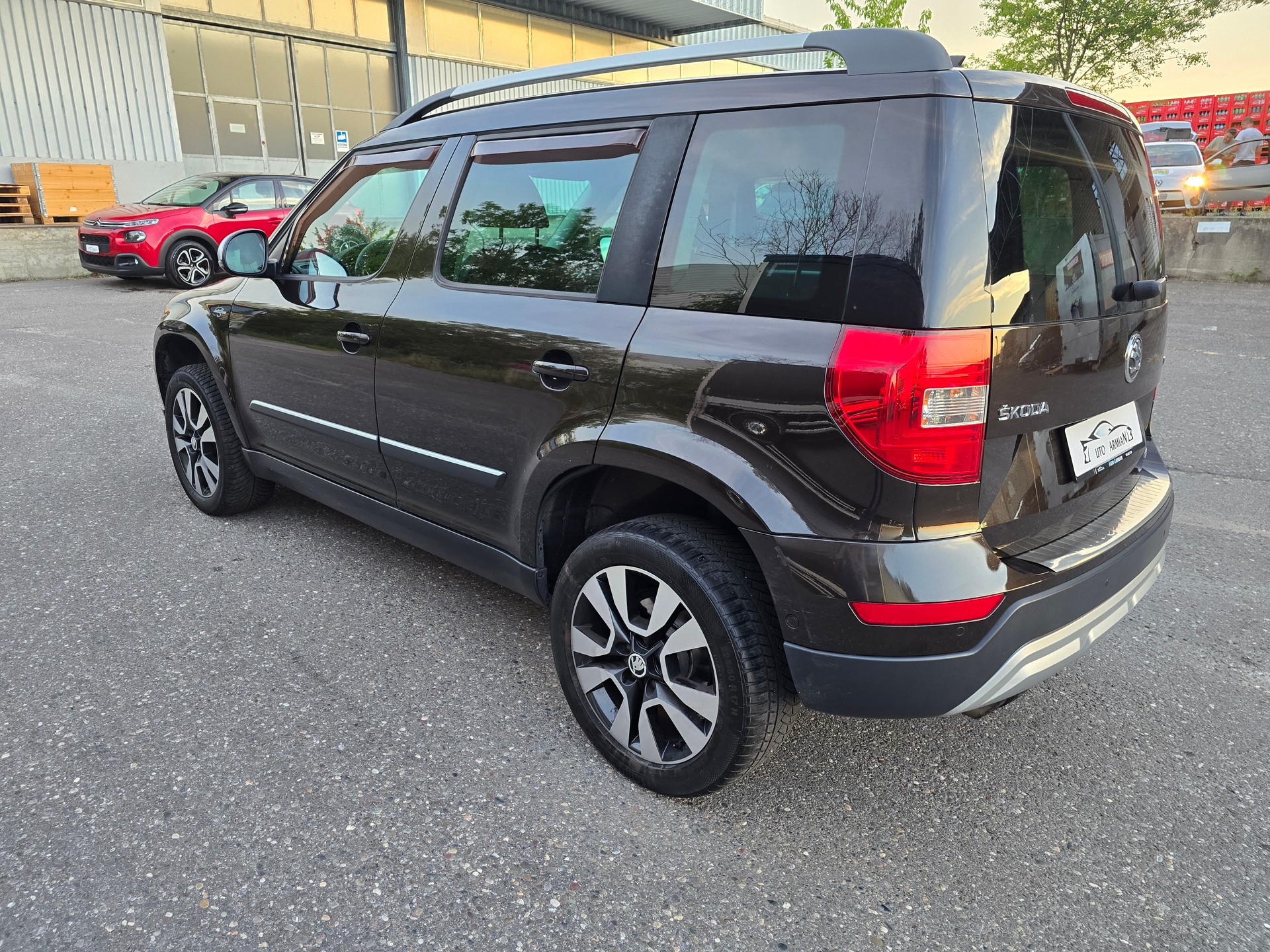 SKODA Yeti 2.0 TDI L&K 4x4 DSG-image-4