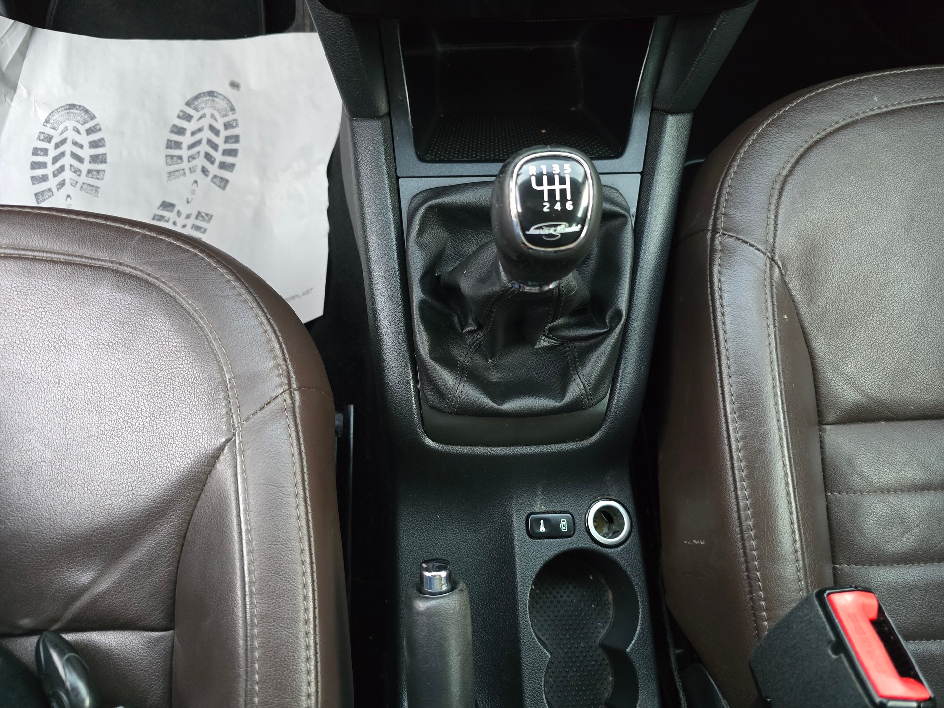 SKODA Yeti 2.0 TDI L&K 4x4 DSG-image-19
