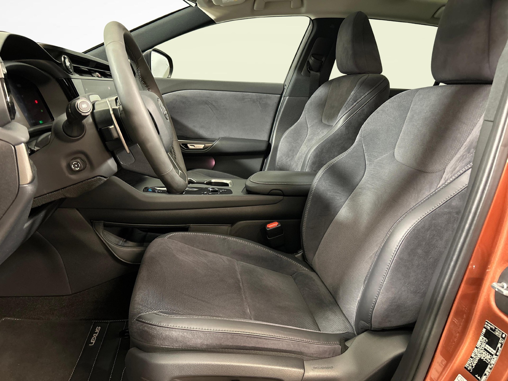 LEXUS RZ 450e Excellence-image-3